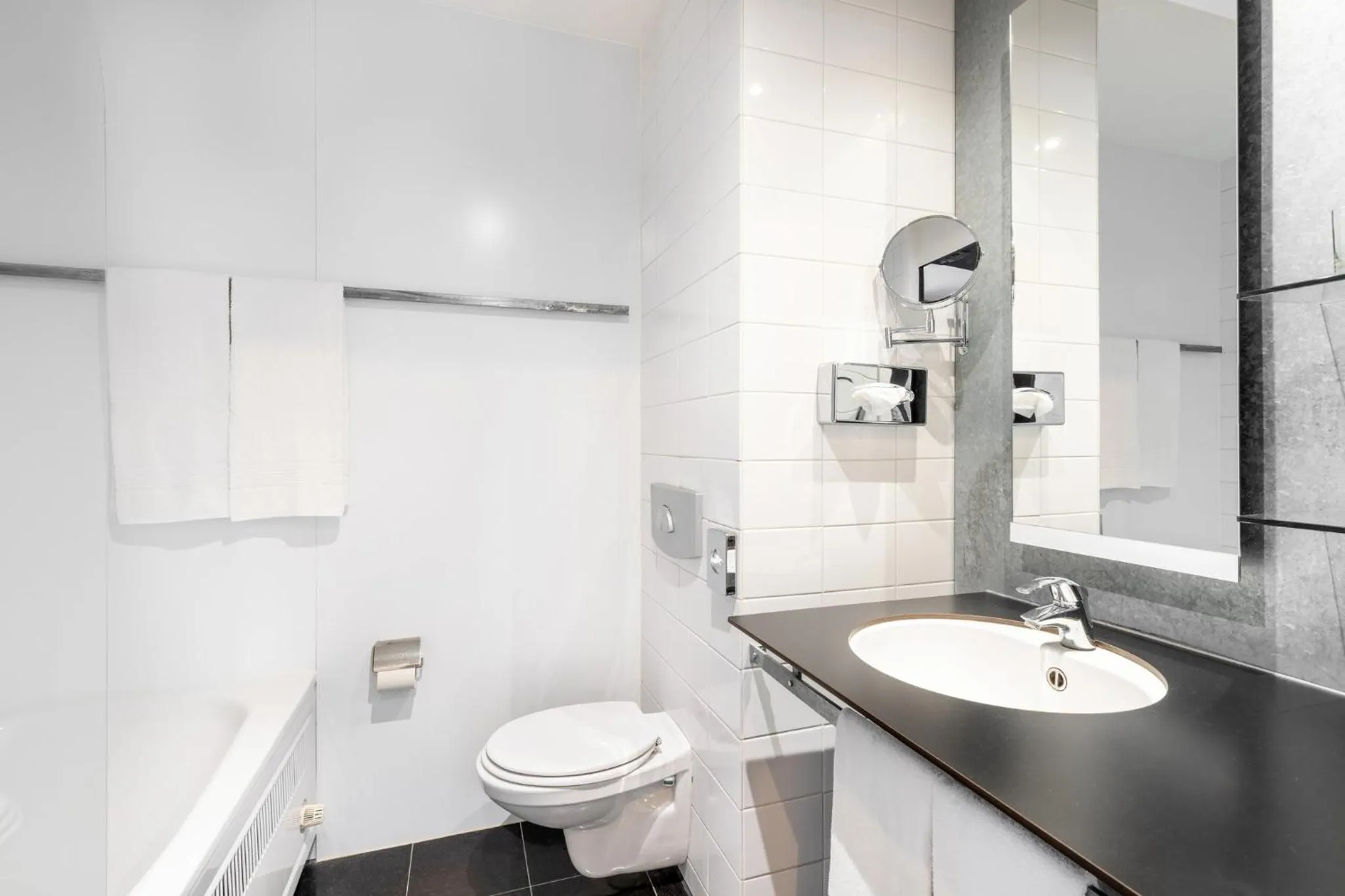 Bathroom in Garner Hotel Maastricht by IHG