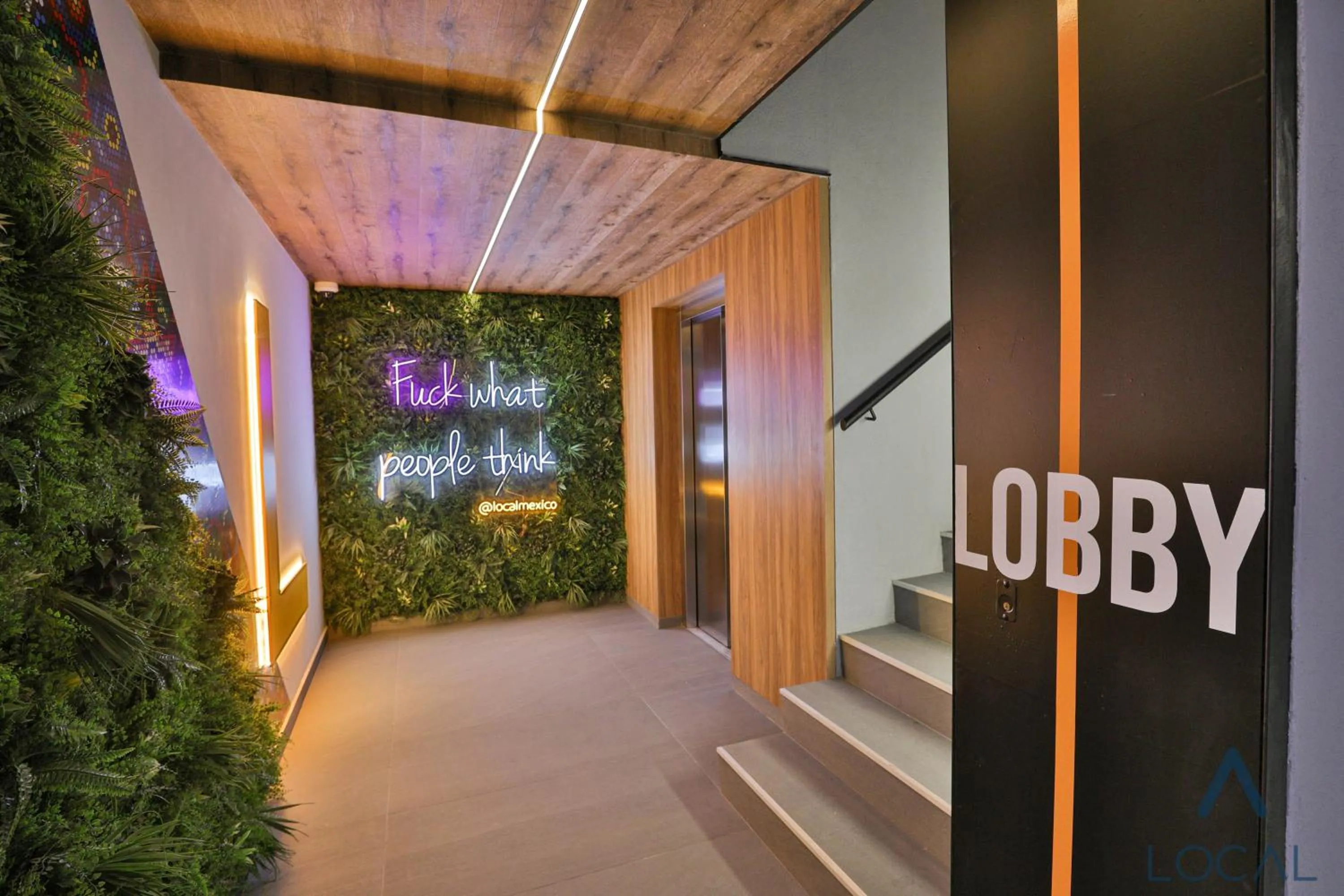 elevator in Be Local