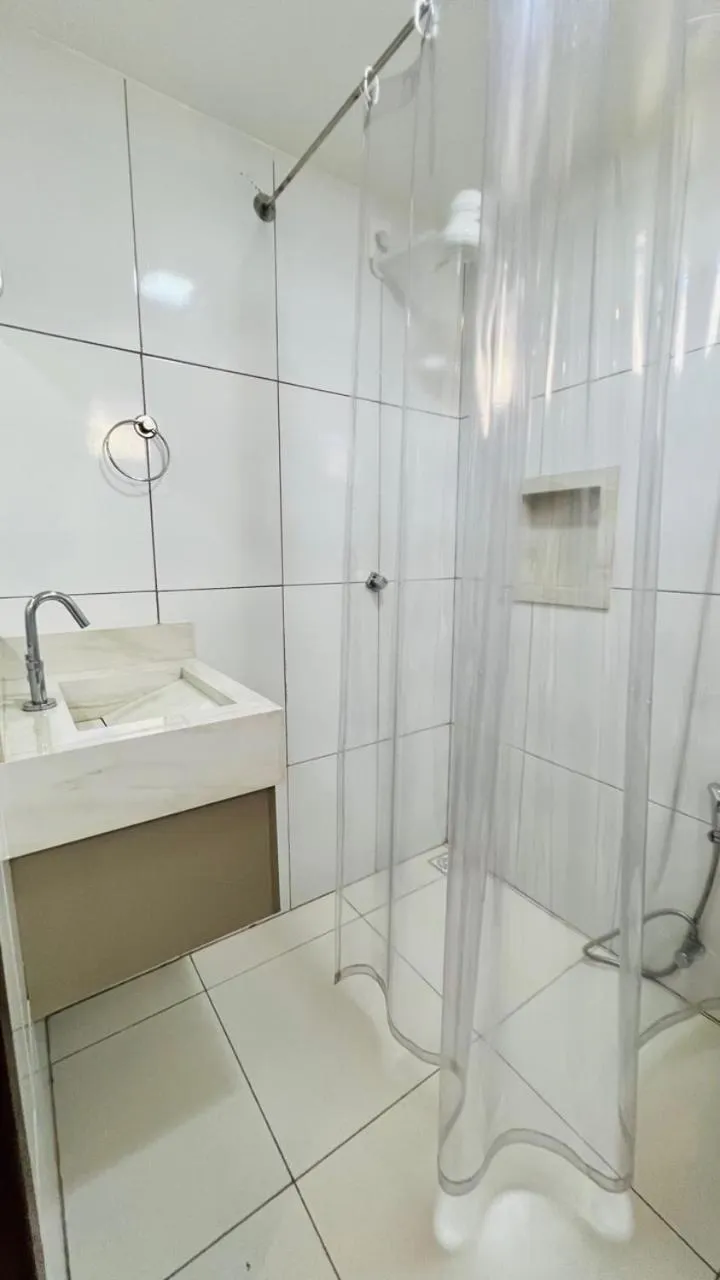 Shower in Hotel Pousada Kairos Manaira