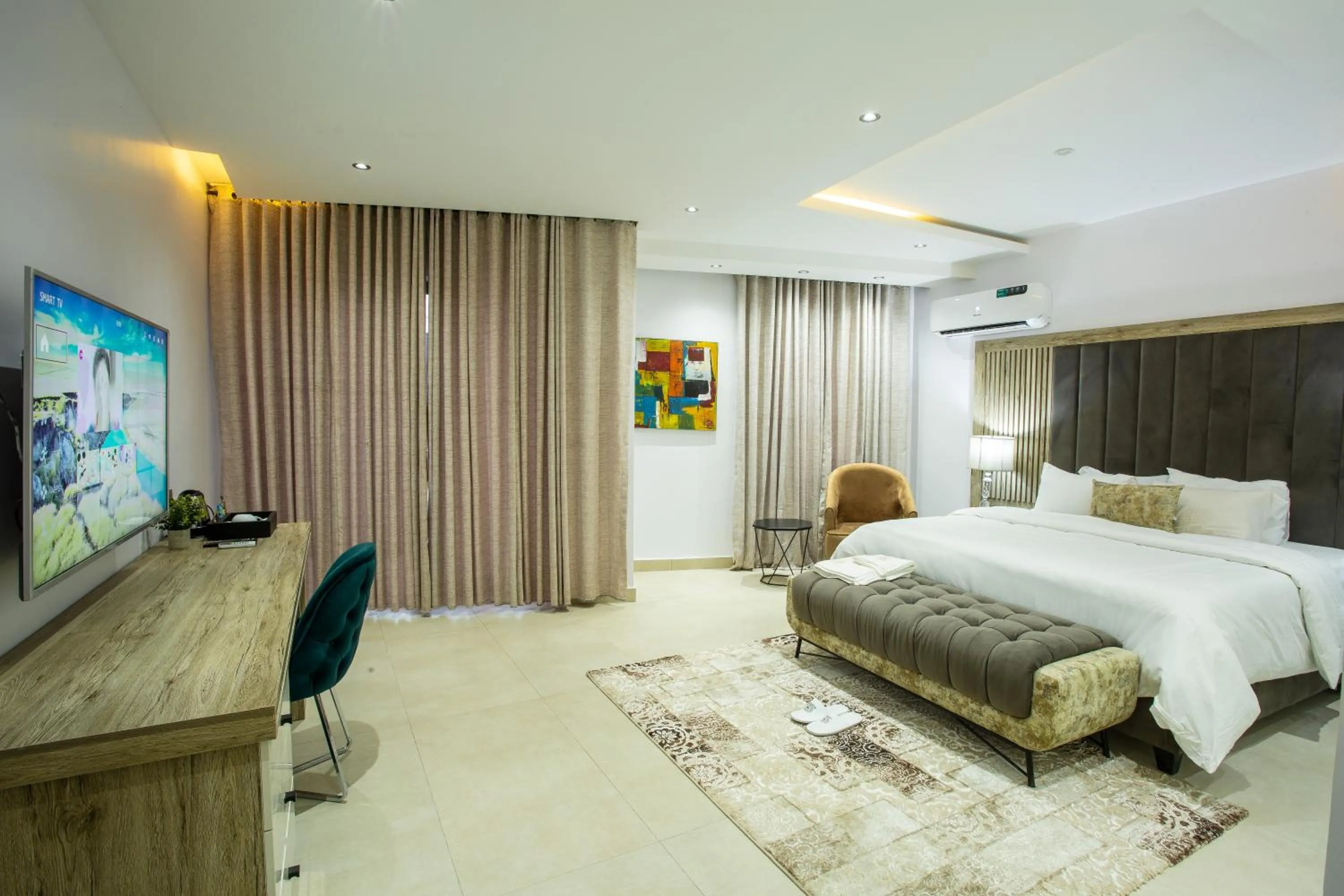 DE MANCHY HOTELS & SUITES