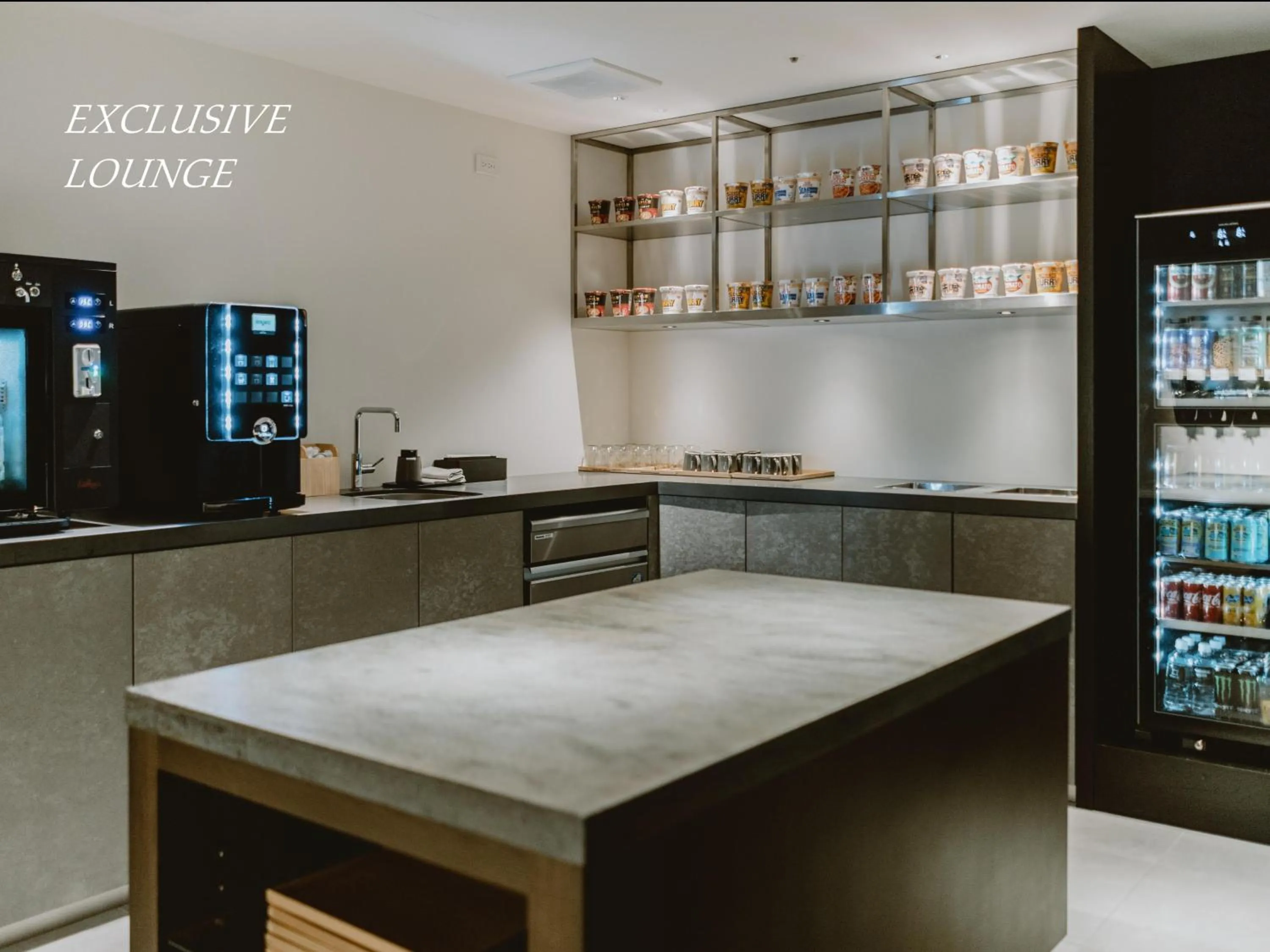 Communal lounge/ TV room in HIDEOUT