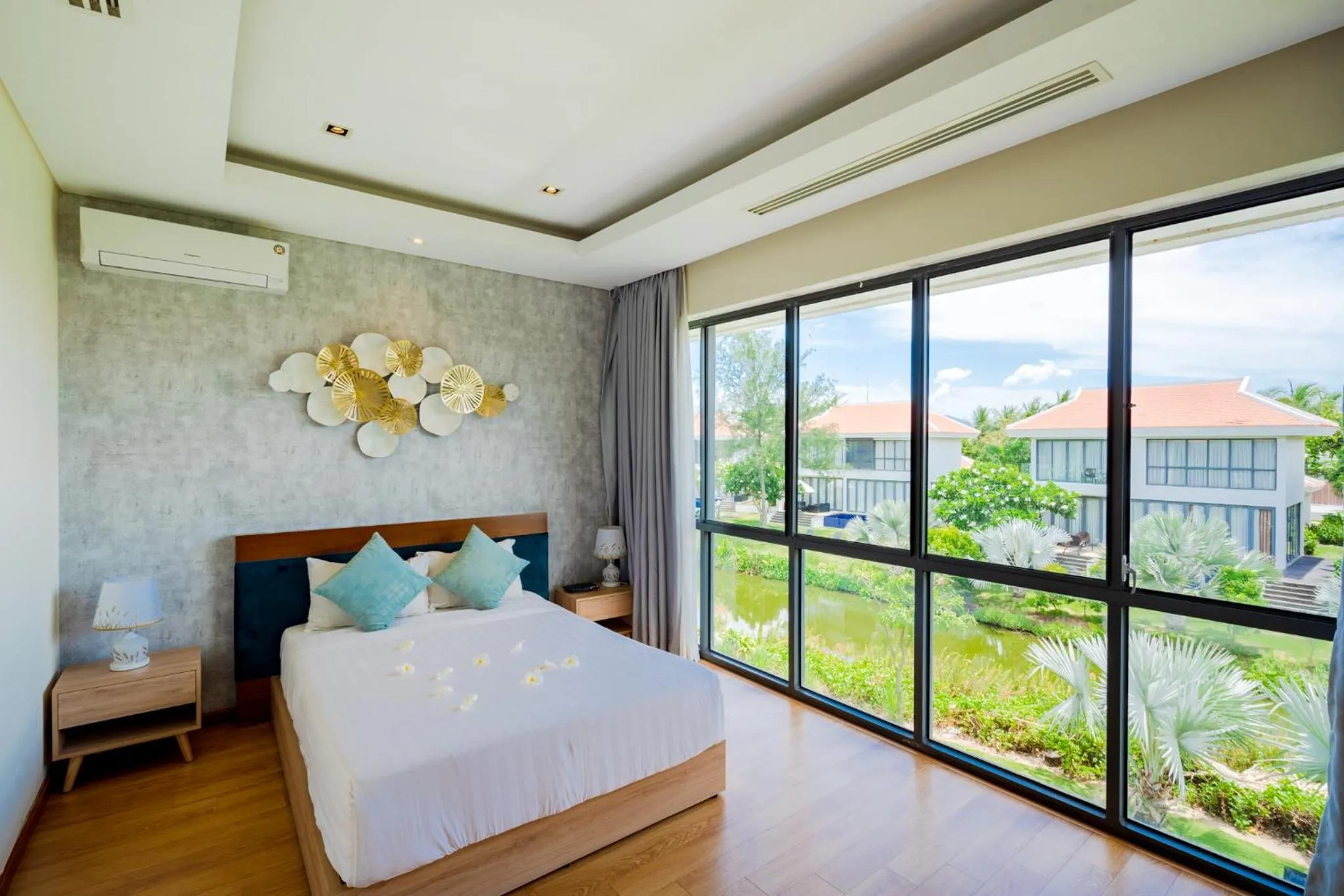 Bed in Memories Holiday beach villa Da Nang