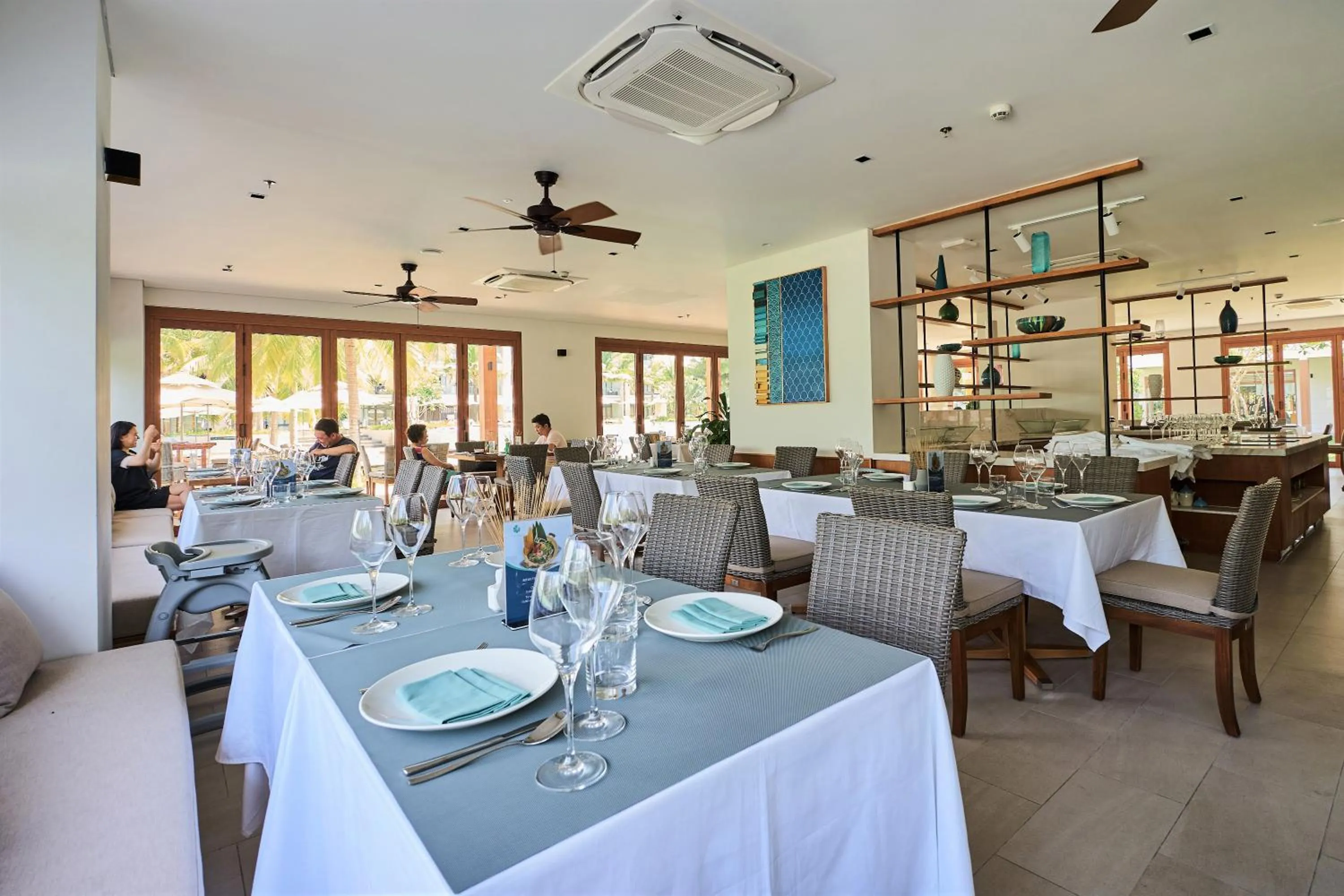Restaurant/places to eat in Memories Holiday beach villa Da Nang