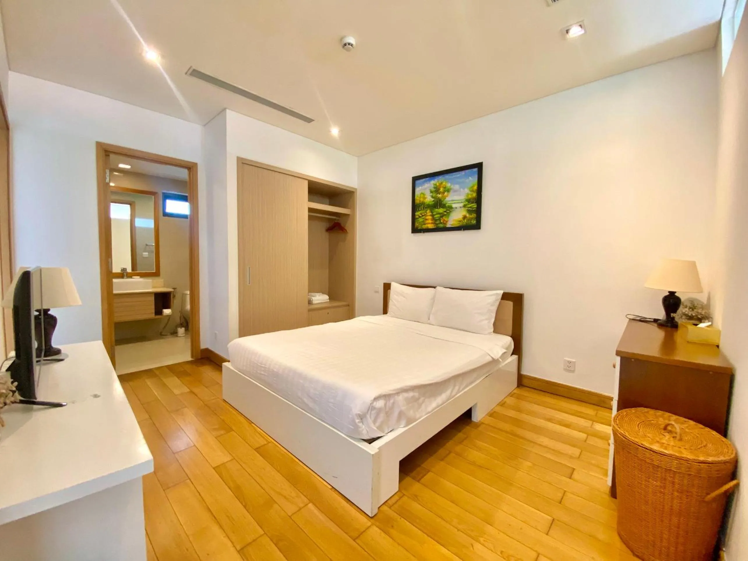 Toilet, Bed in Memories Holiday beach villa Da Nang