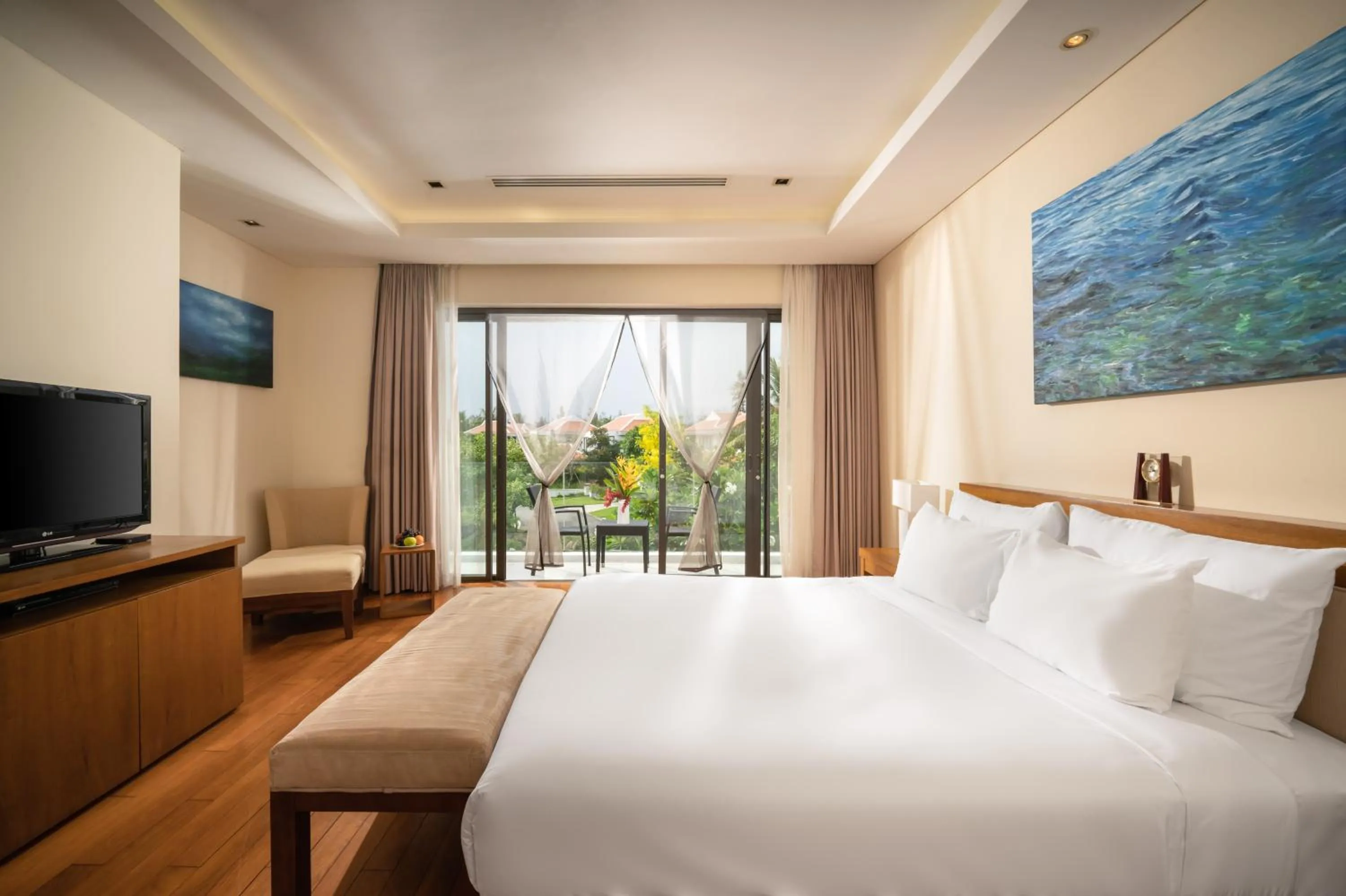 Bed in Memories Holiday beach villa Da Nang