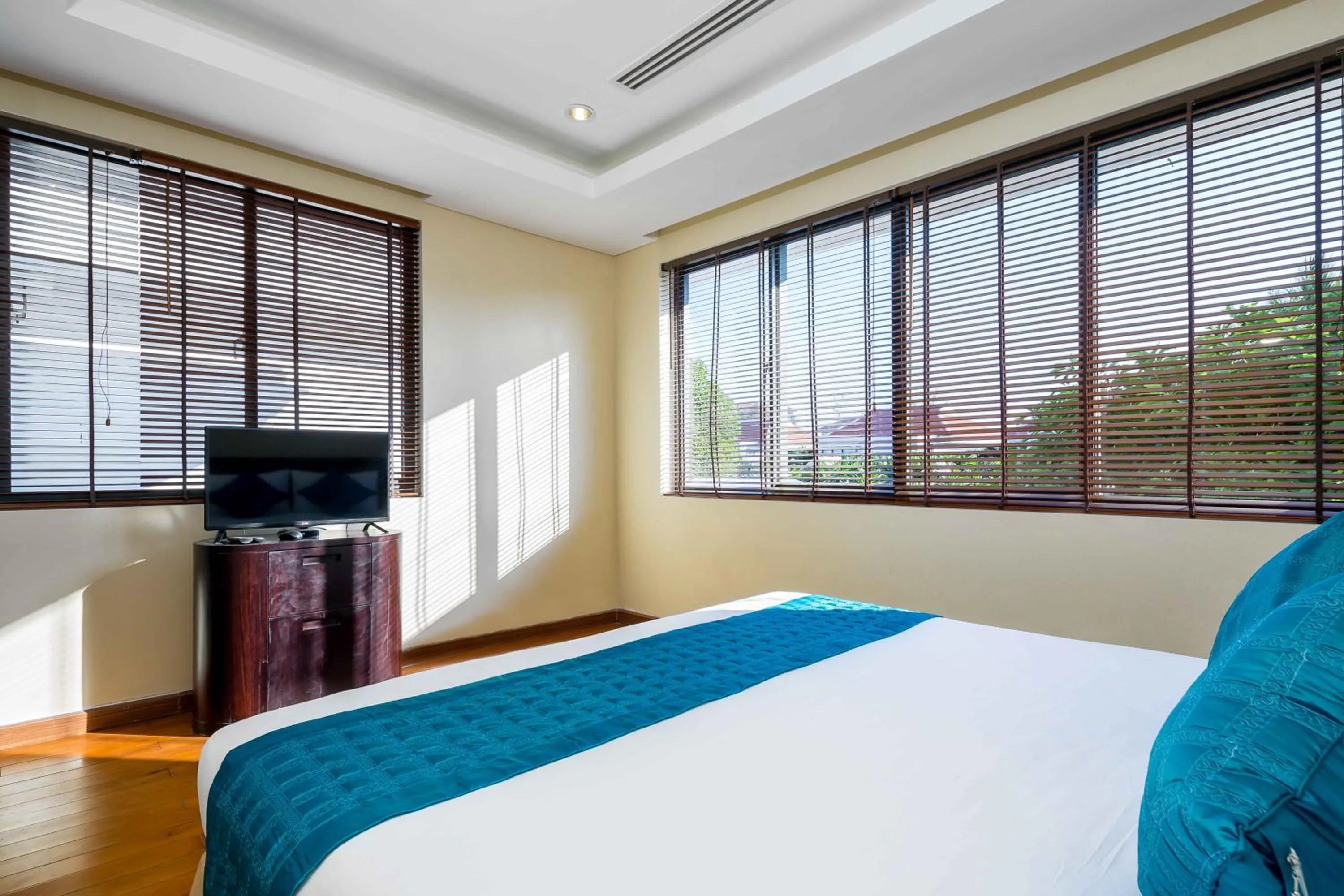 Bed in Memories Holiday beach villa Da Nang