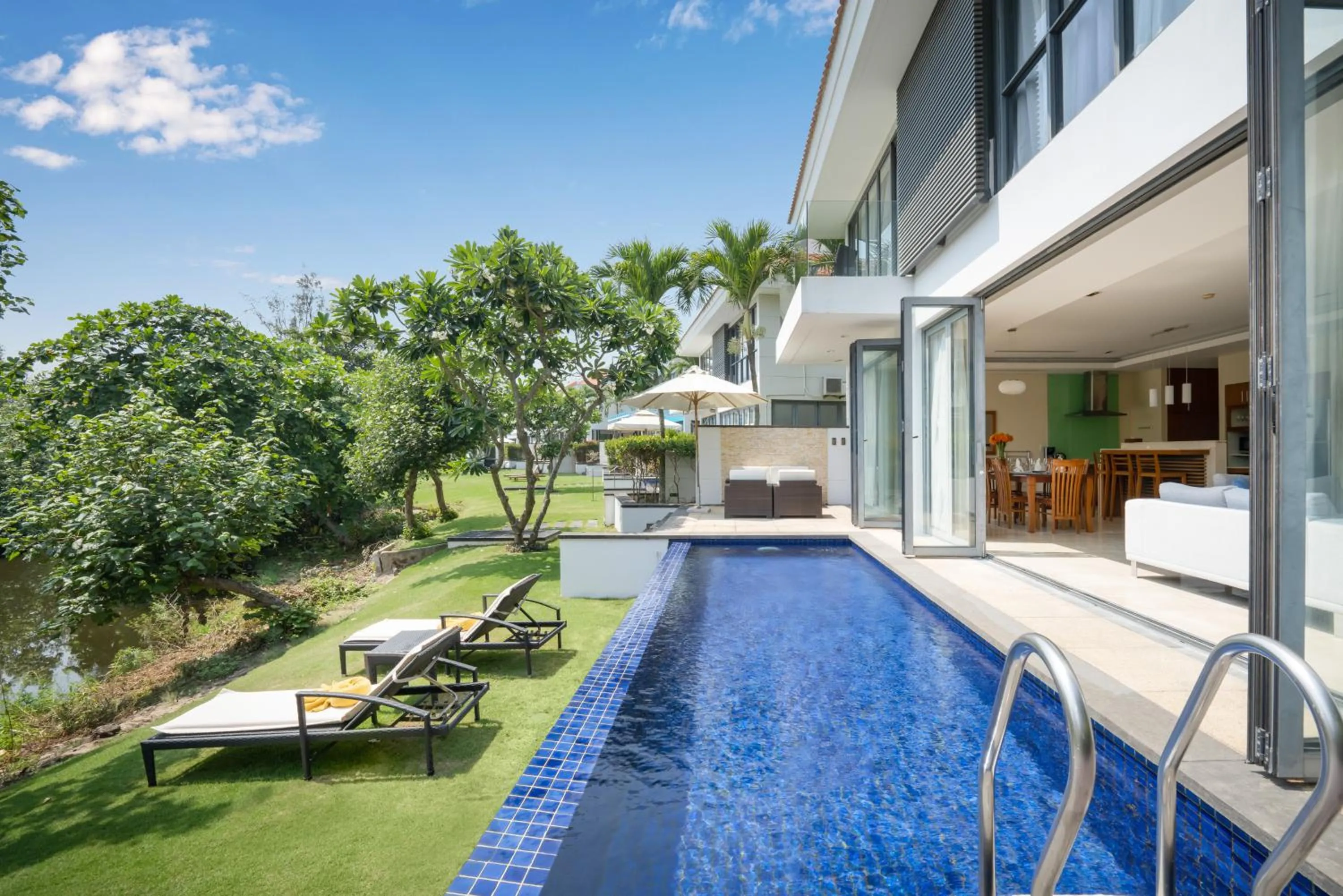 Property building in Memories Holiday beach villa Da Nang