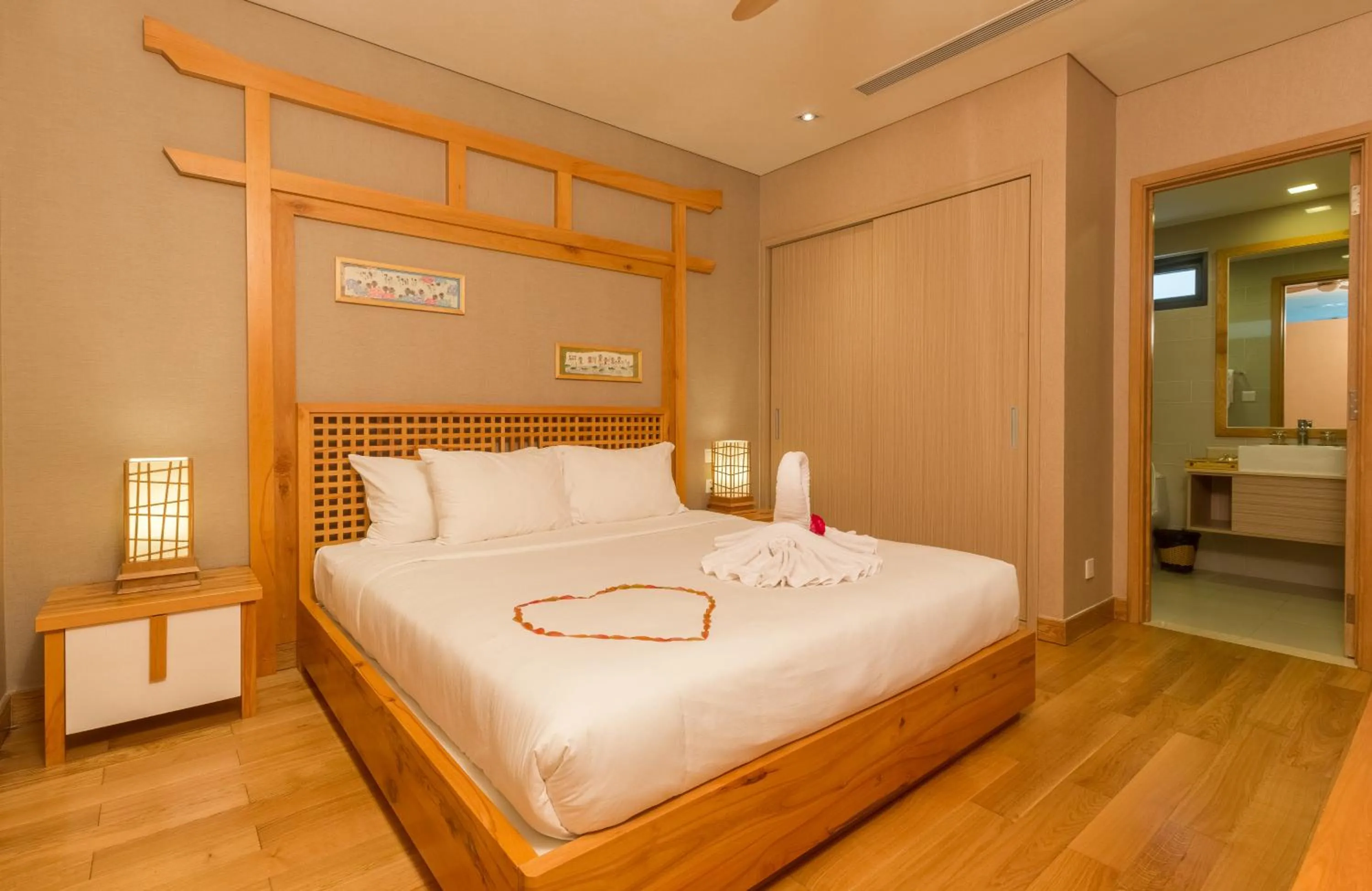 Bedroom, Bed in Memories Holiday beach villa Da Nang