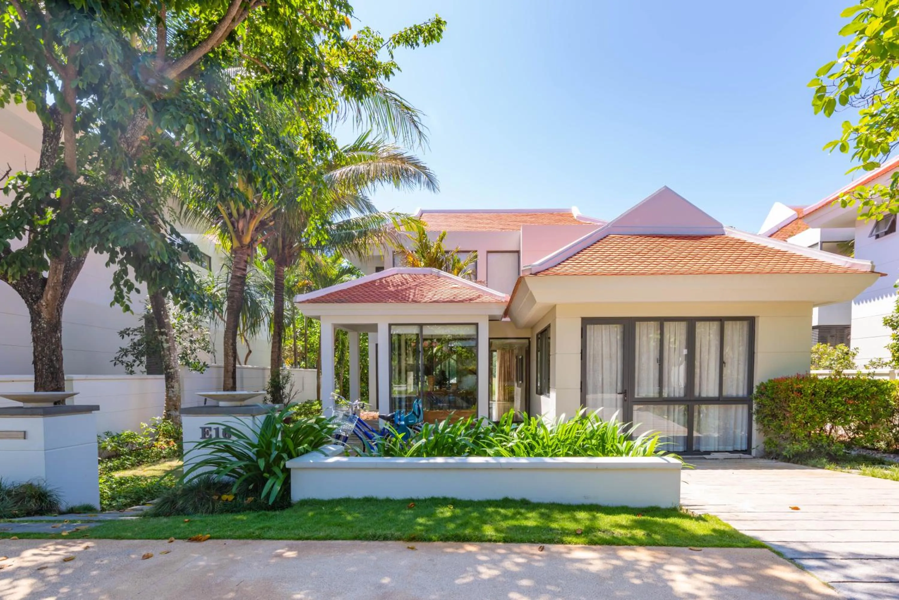 Property building in Memories Holiday beach villa Da Nang