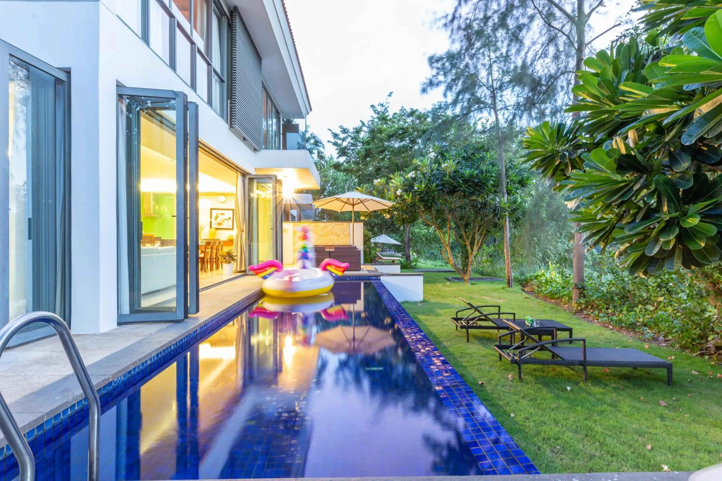 Garden view in Memories Holiday beach villa Da Nang