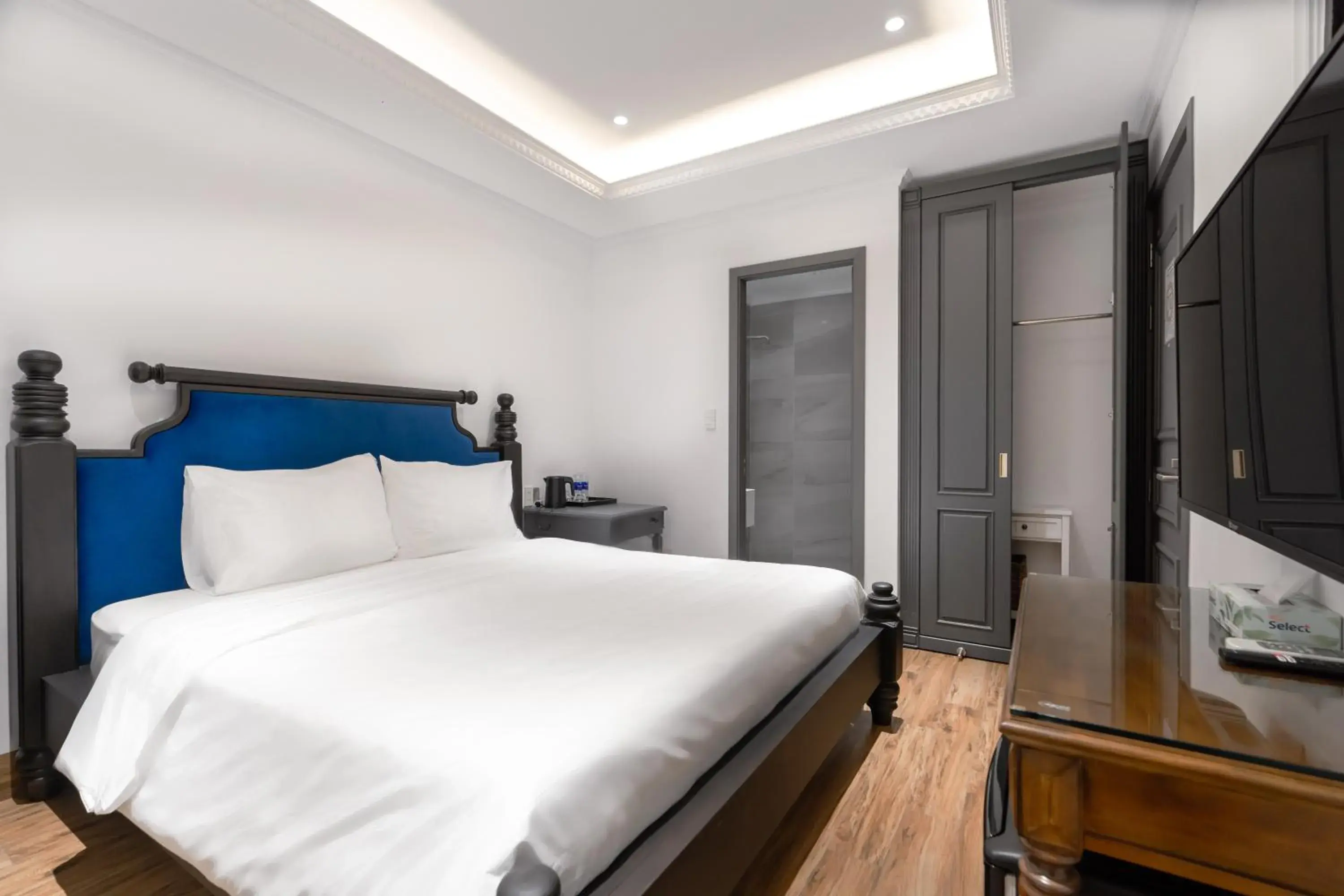 Superior King Room in Quang Minh Riverside Hotel Danang Superior King Room in Quang Minh Riverside Hotel Danang