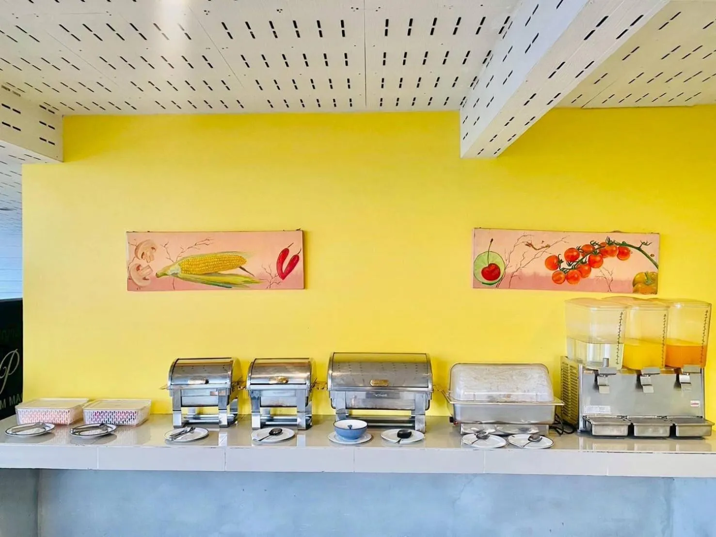 Food and drinks in Anyavee Chom By The Sea