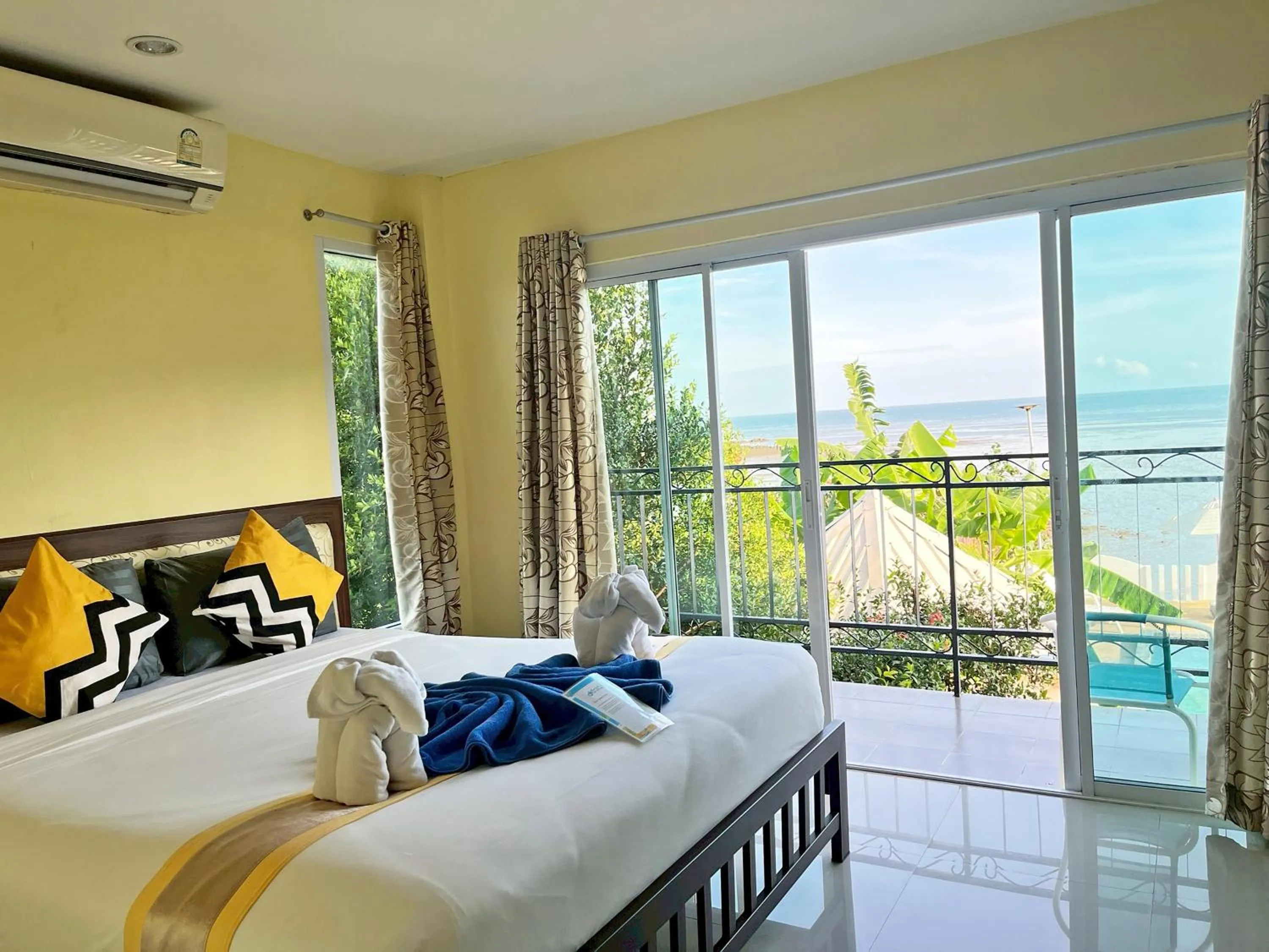 Bed in Anyavee Chom By The Sea