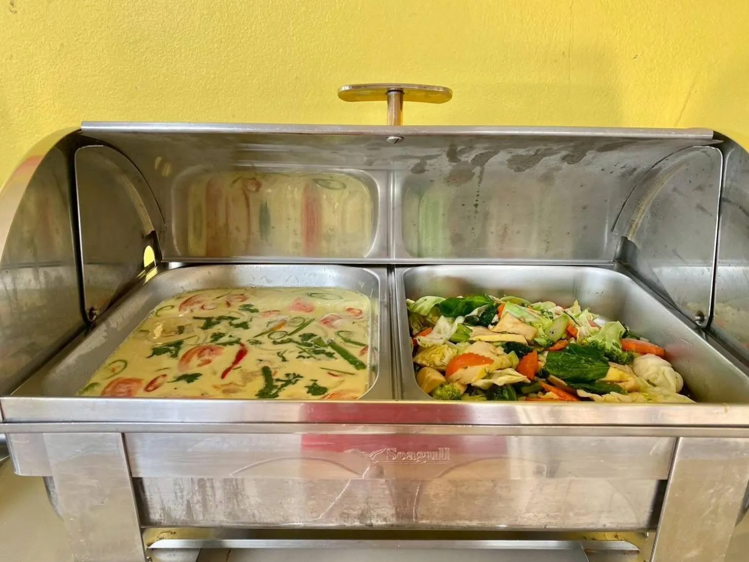 Food in Anyavee Chom By The Sea