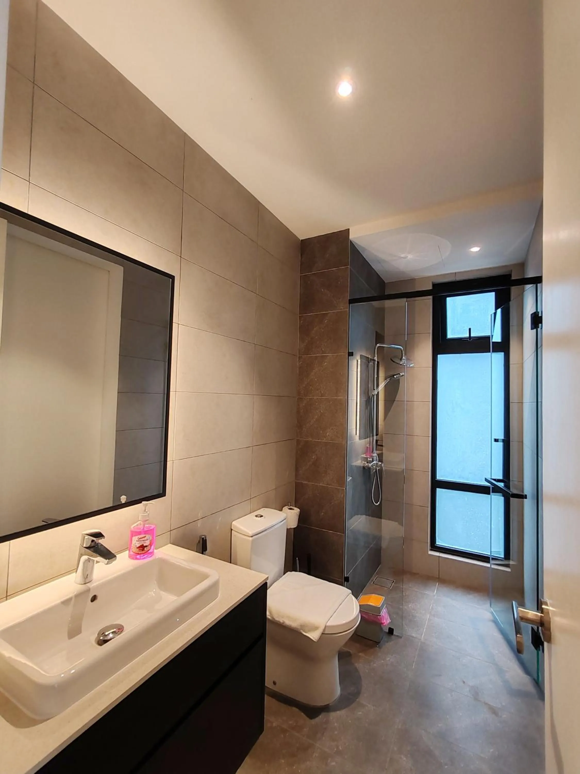 Shower in The Axon Bukit Bintang by SMOVF BNB