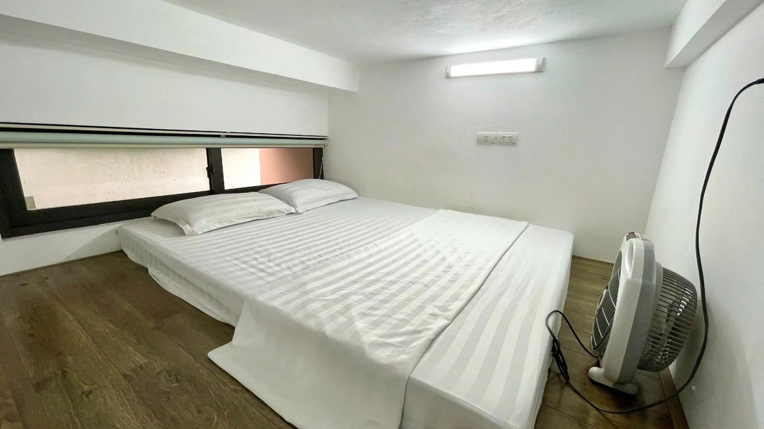 Bed in Era Apartment Khuc Thua Du