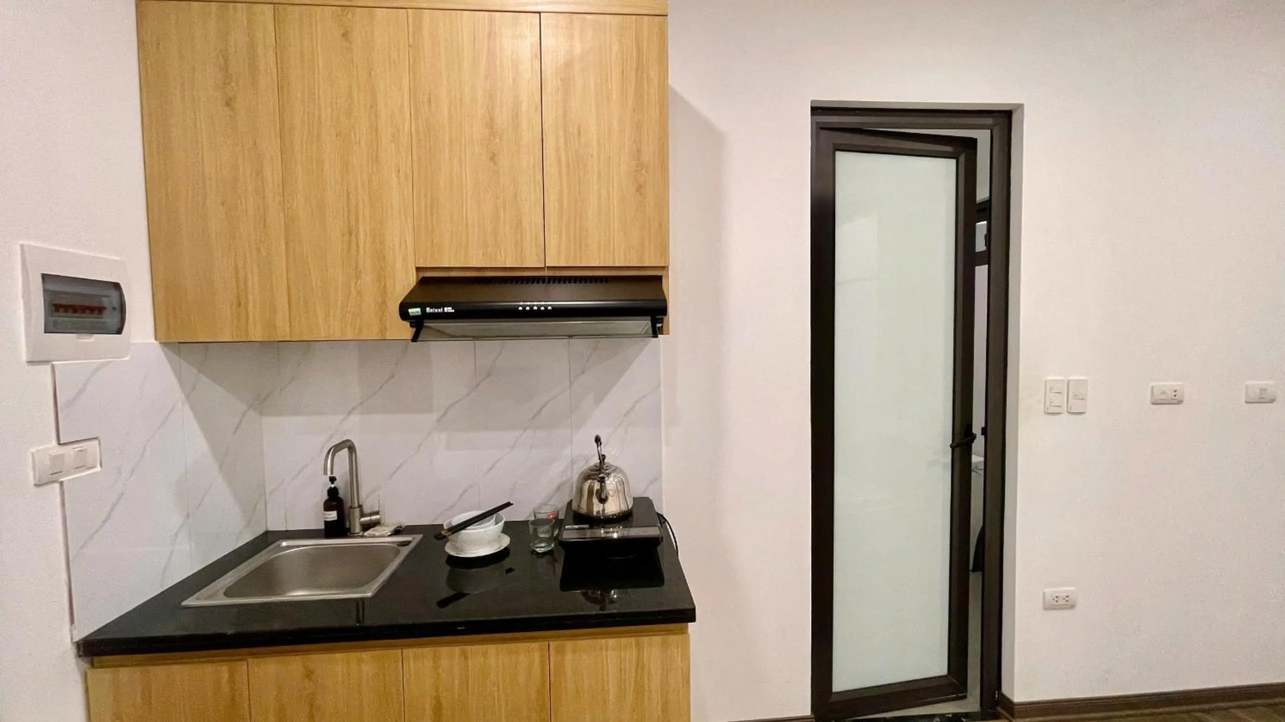 Era Apartment Khuc Thua Du