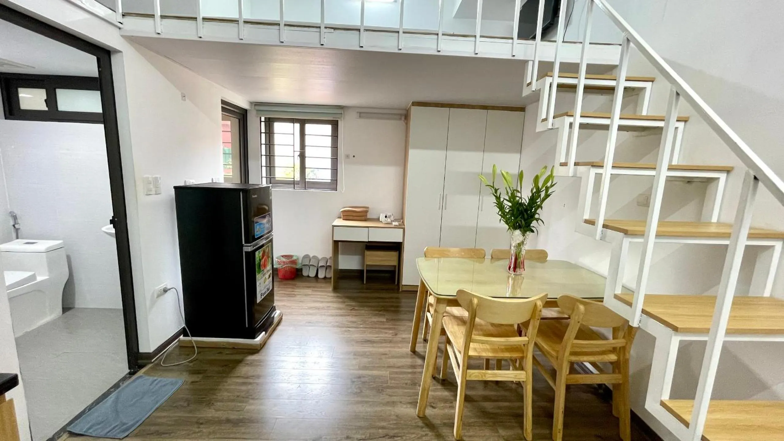 Era Apartment Khuc Thua Du