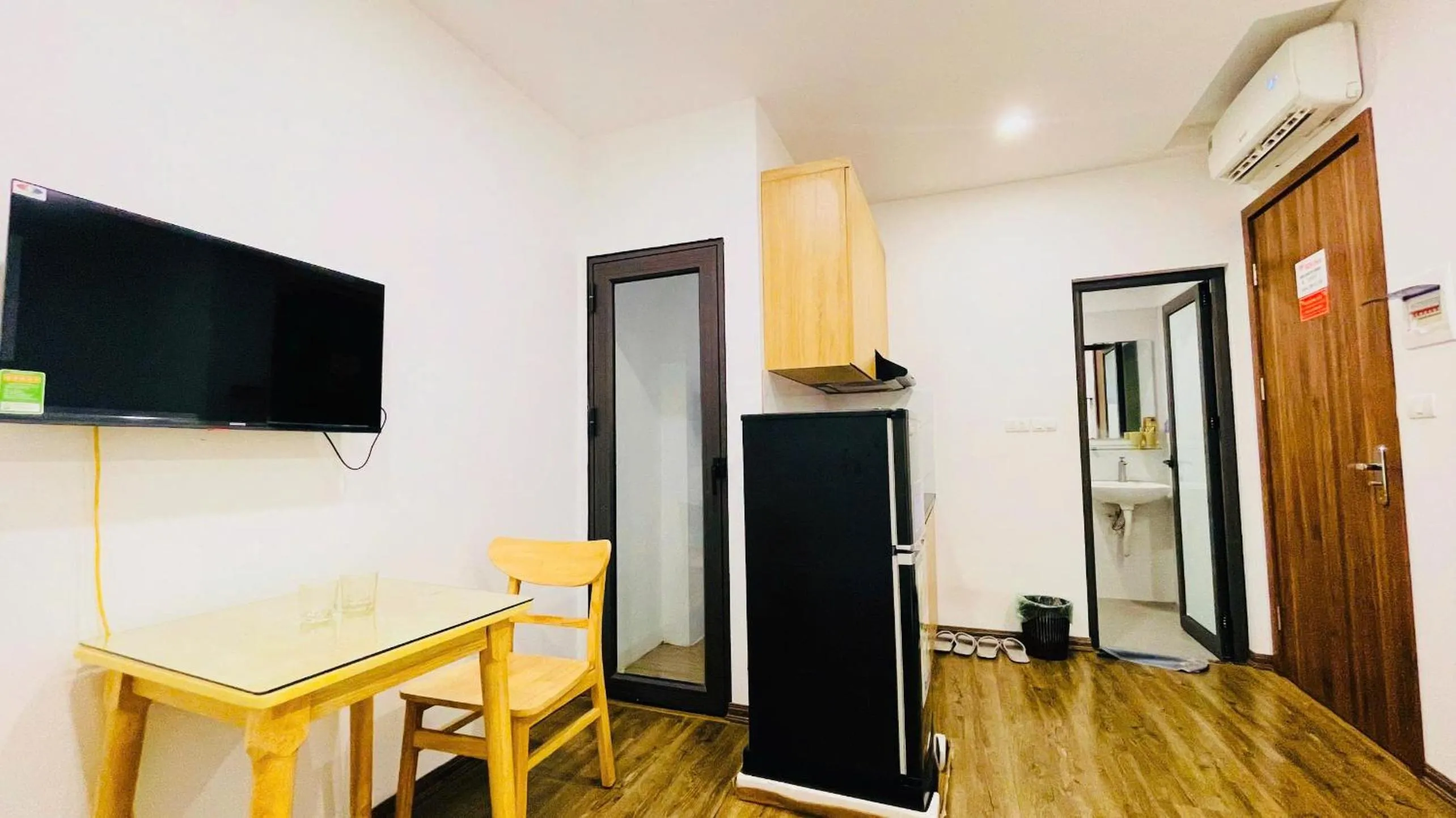 Era Apartment Khuc Thua Du