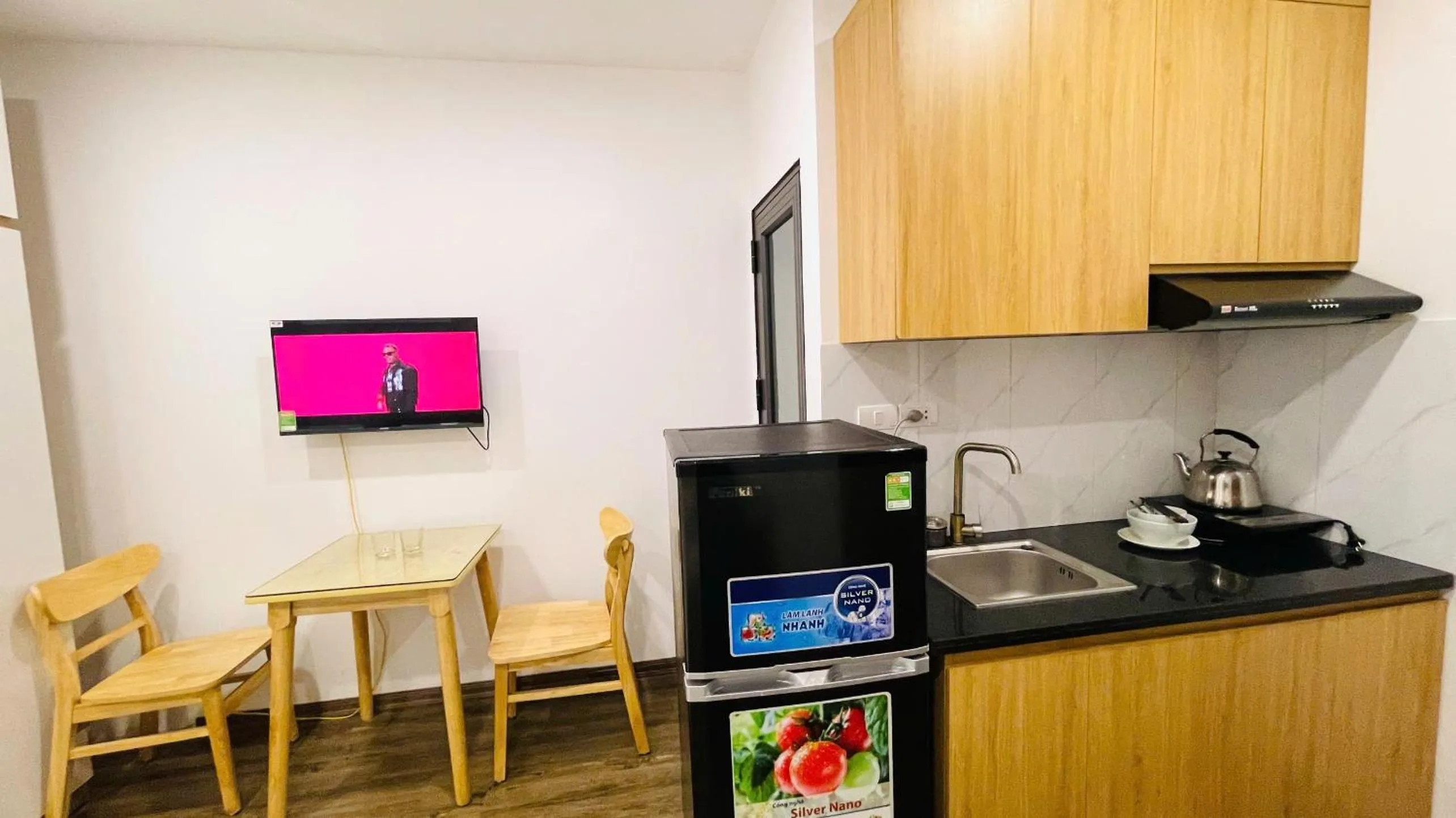 Era Apartment Khuc Thua Du