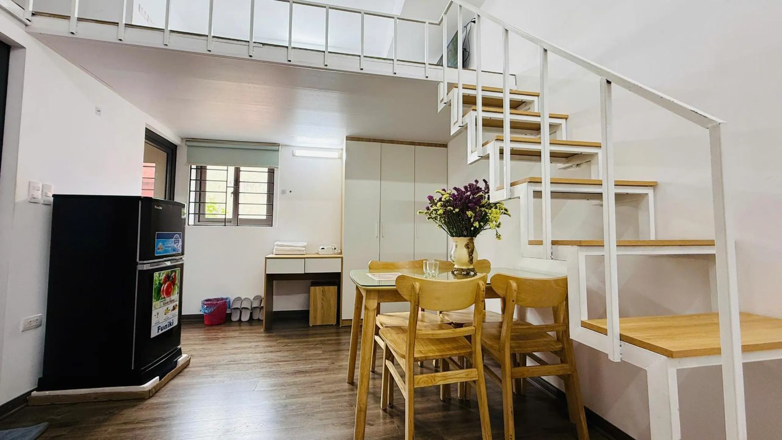 Era Apartment Khuc Thua Du