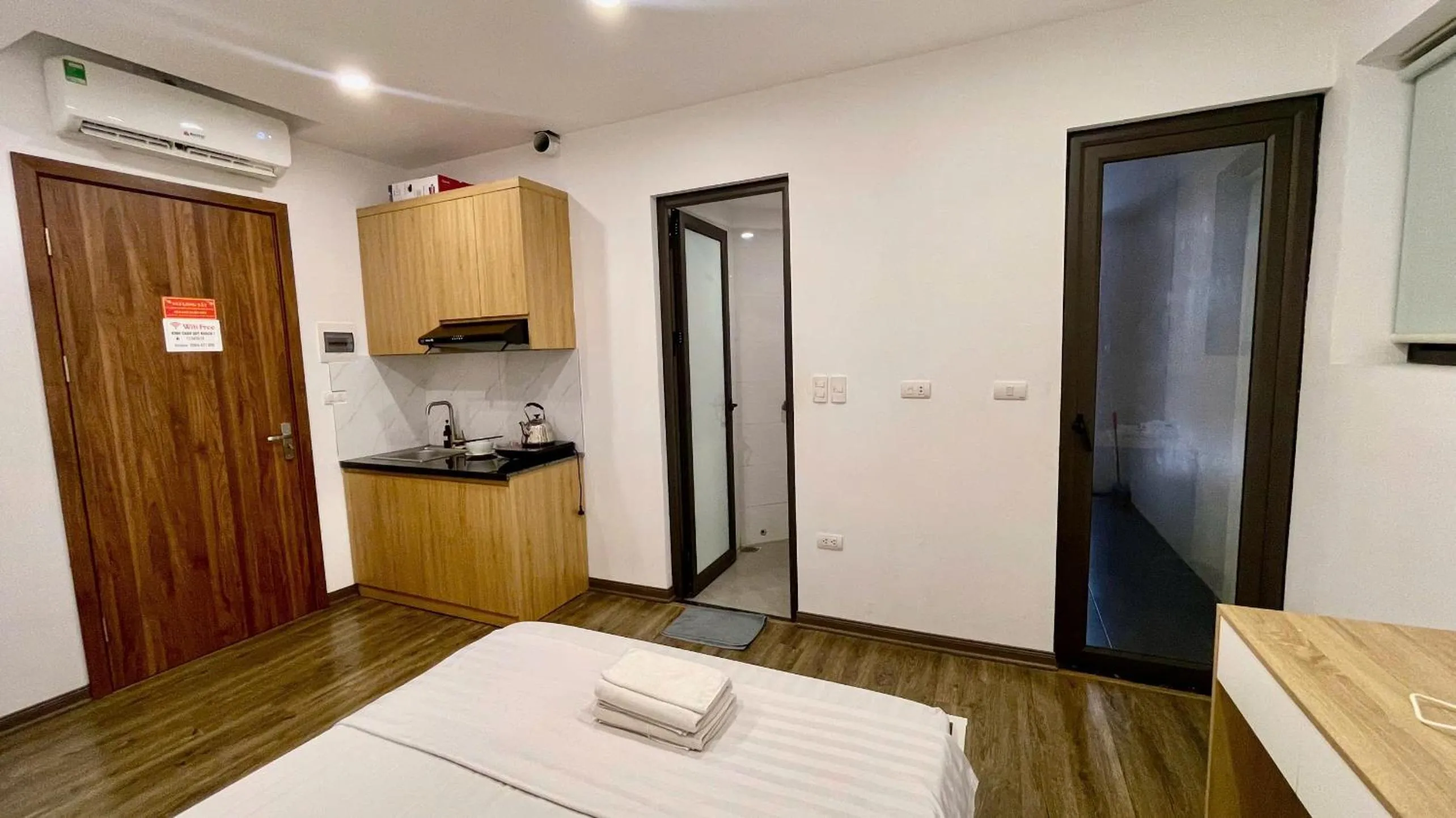 Bed in Era Apartment Khuc Thua Du