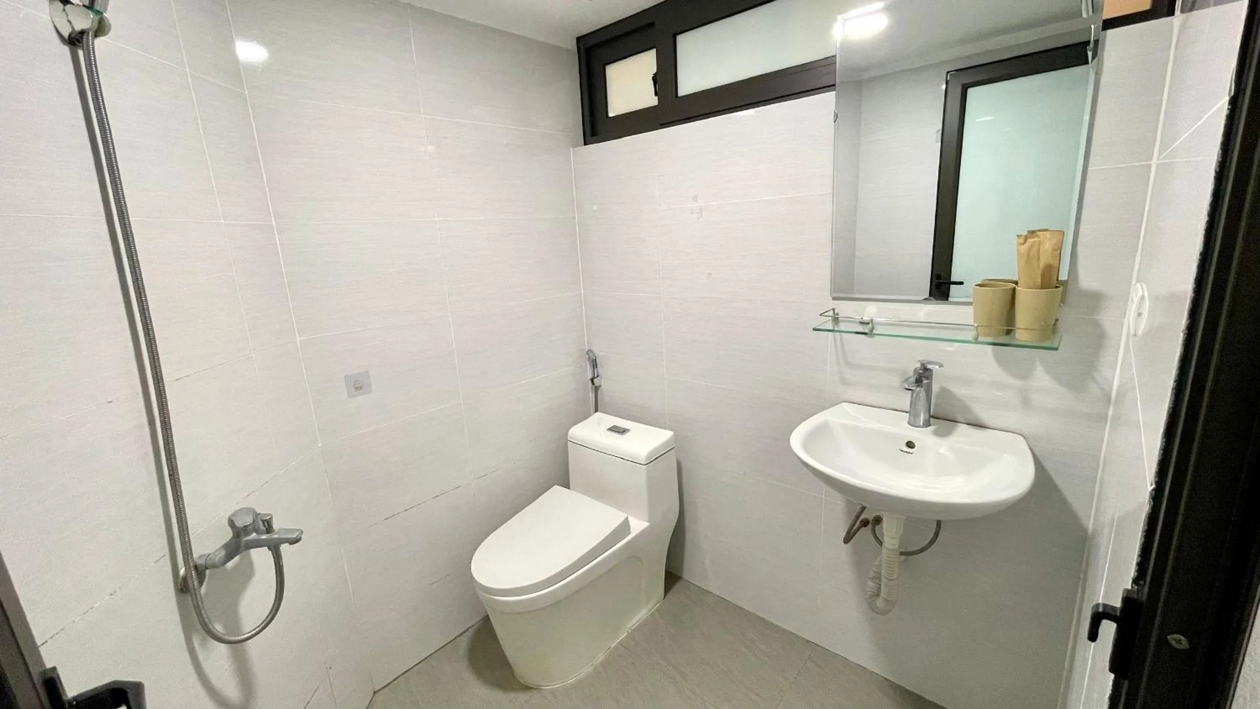 Era Apartment Khuc Thua Du