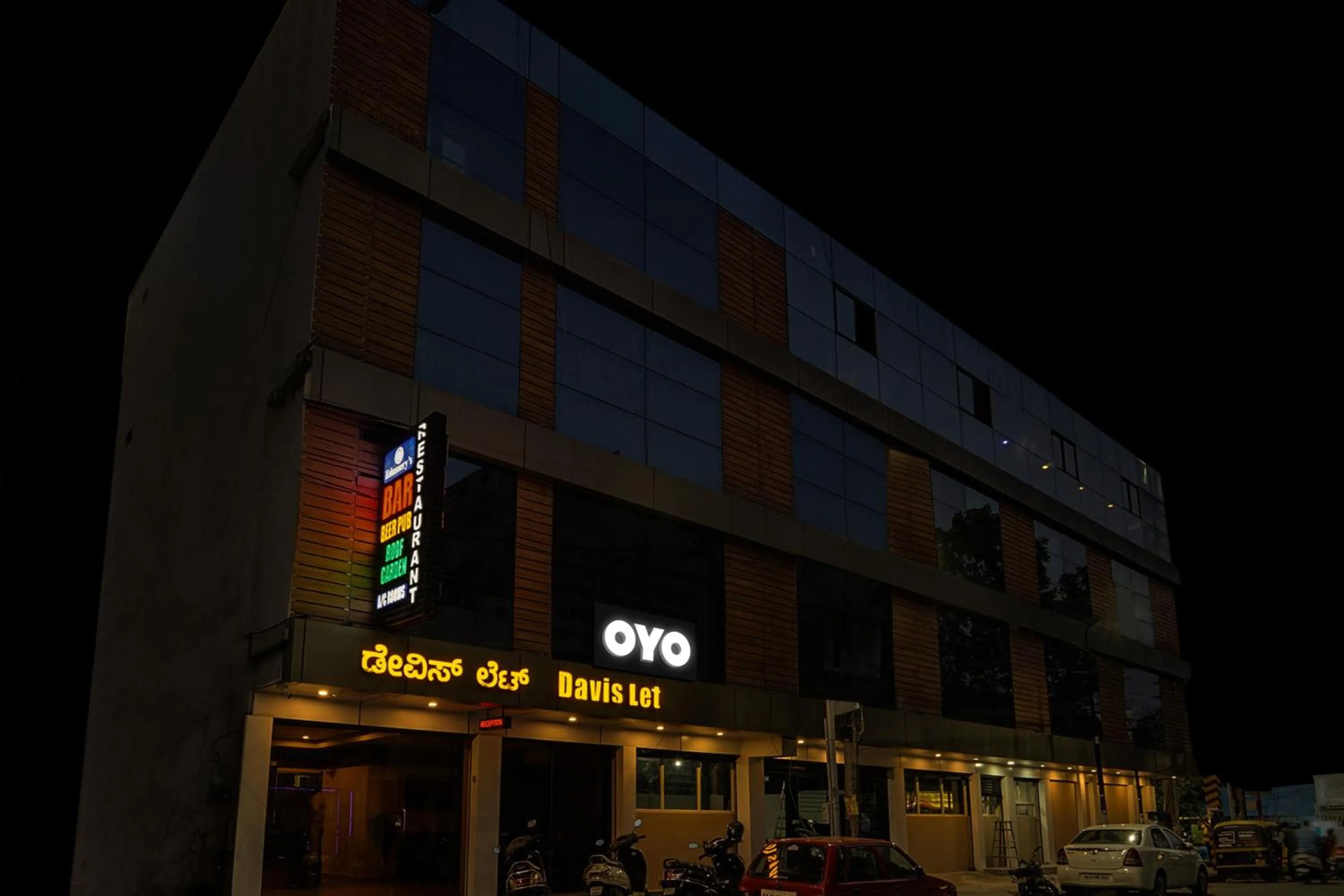 Facade/entrance in Super Townhouse Davis Let Bangalore