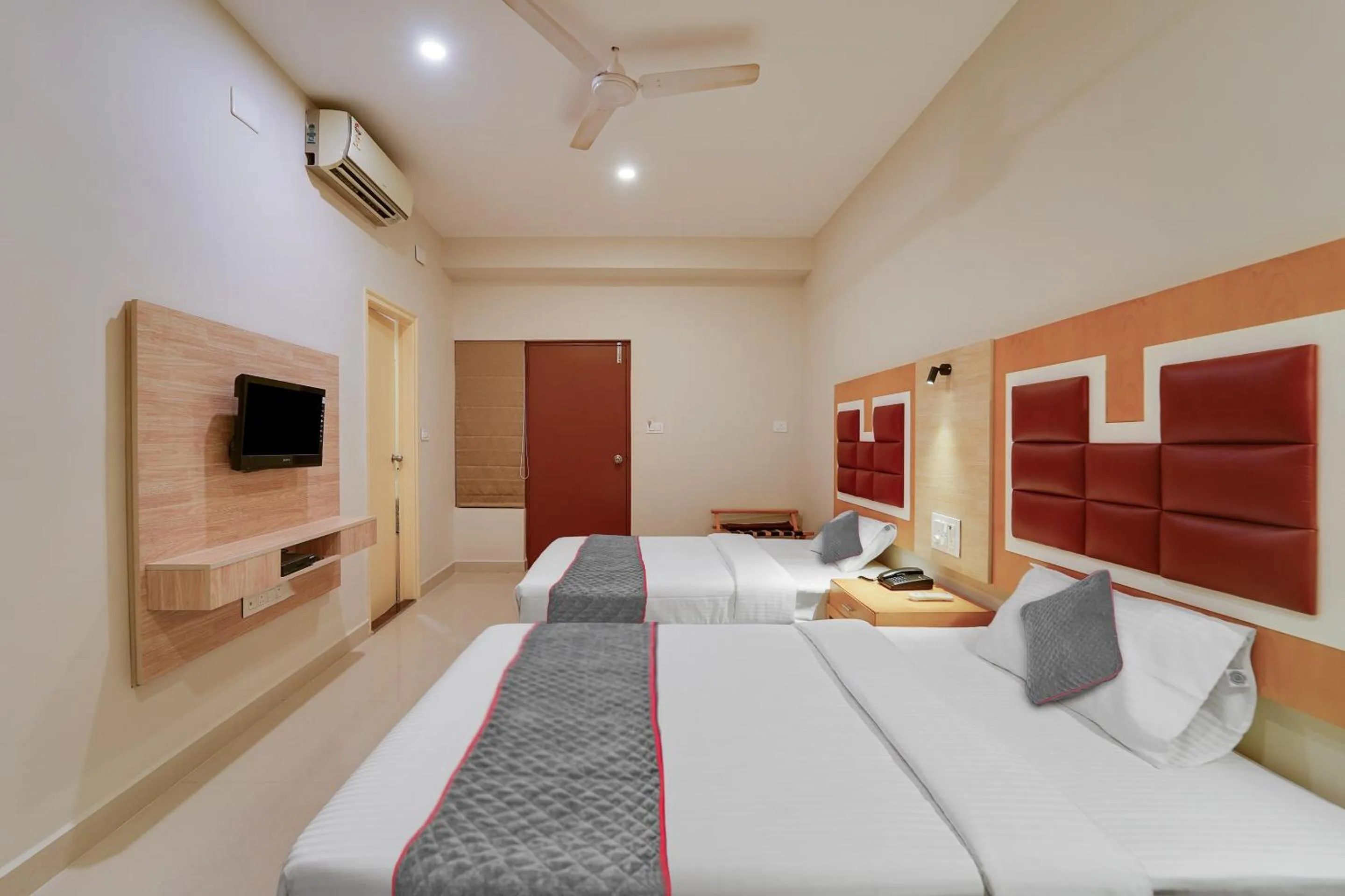 Bedroom, Bed in Super Townhouse Davis Let Bangalore