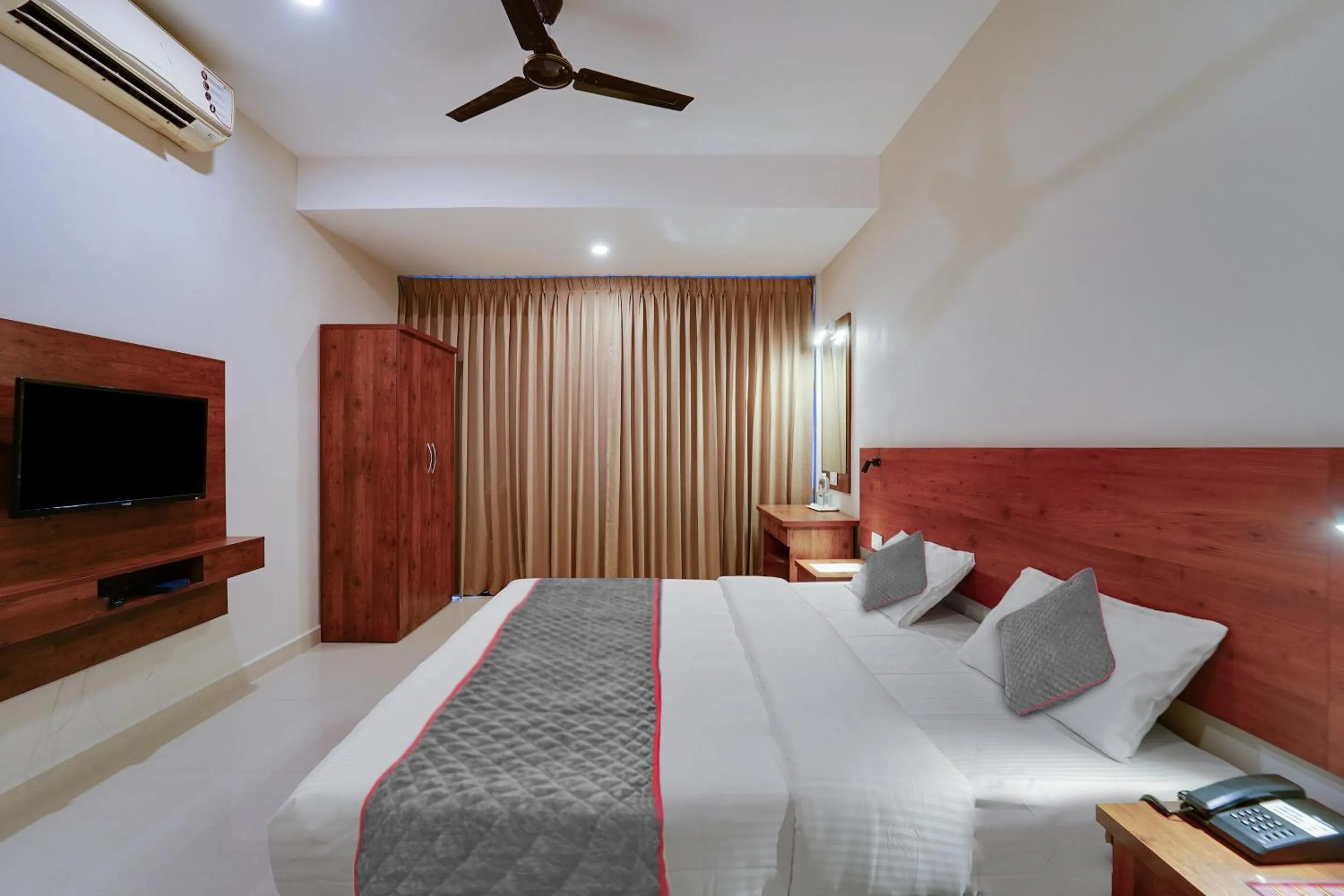 Bedroom, Bed in Super Townhouse Davis Let Bangalore