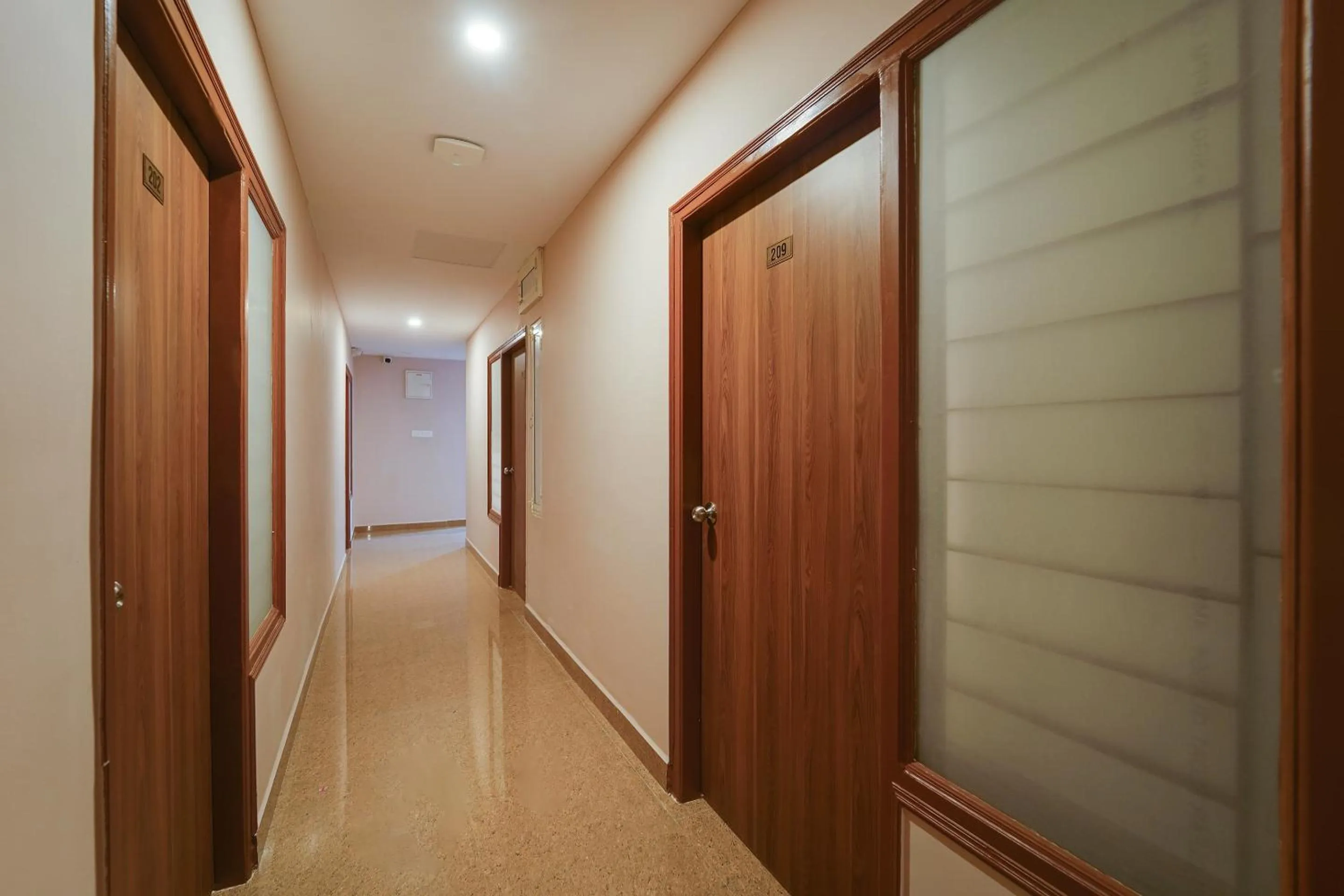 Lobby or reception in Super Townhouse Davis Let Bangalore