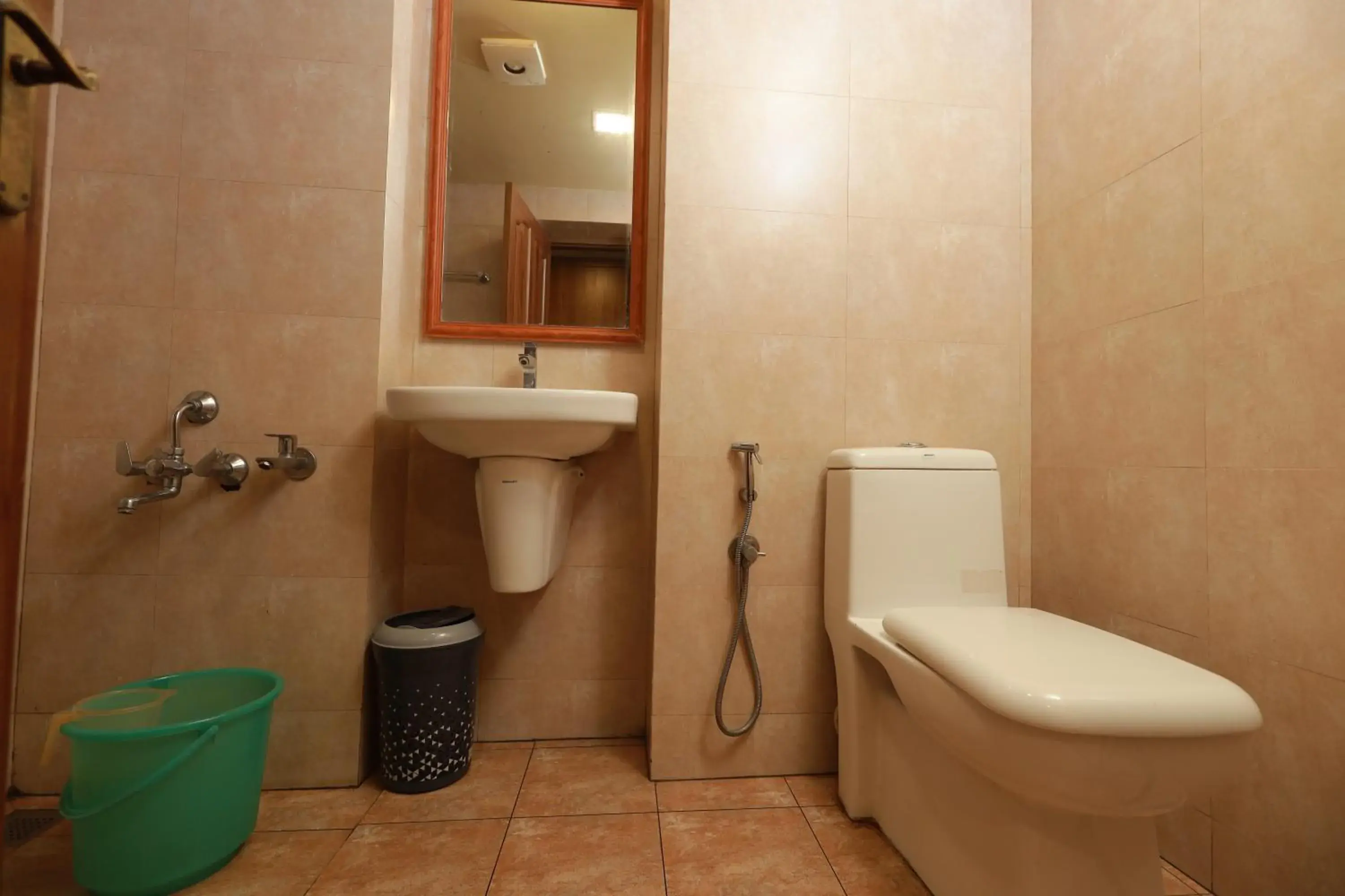 Deluxe Room in Liwa Tower Hotel & Business Center Deluxe Room in Liwa Tower Hotel & Business Center