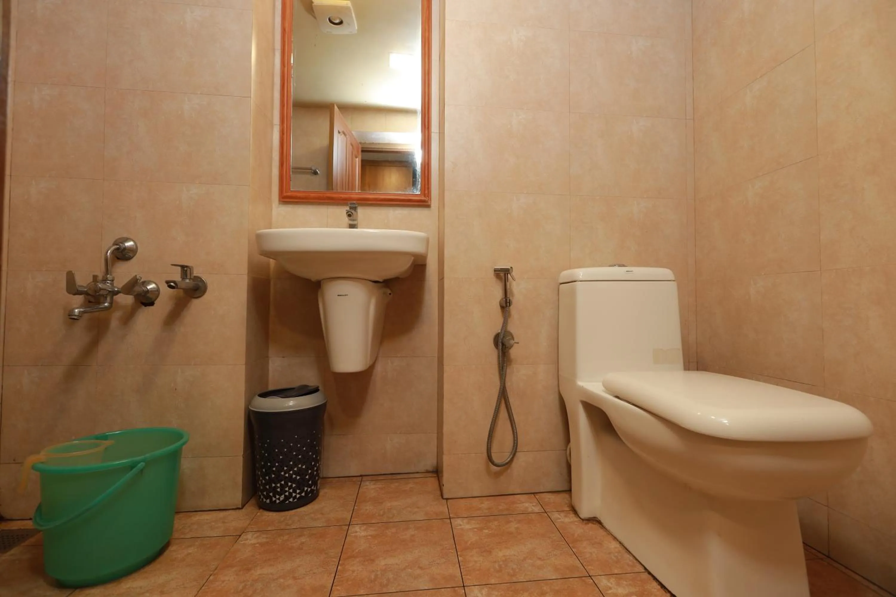 Liwa Tower Hotel & Business Center