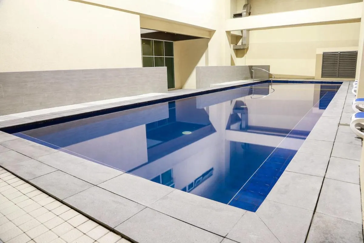 Swimming pool in Sotogrande Hotel Katipunan