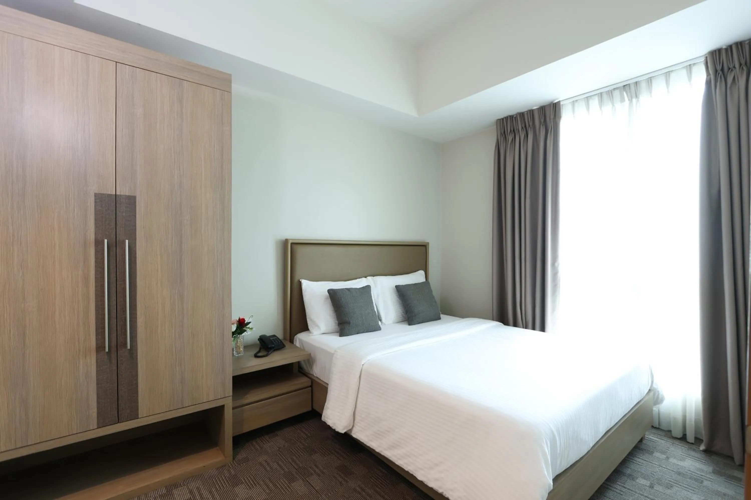 Bedroom, Bed in Sotogrande Hotel Katipunan