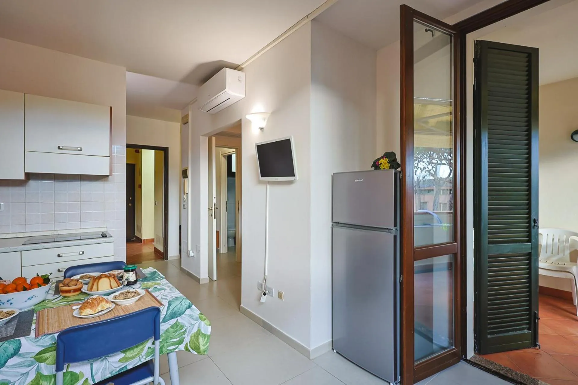 TV and multimedia, Bed in Pineta Azzurra