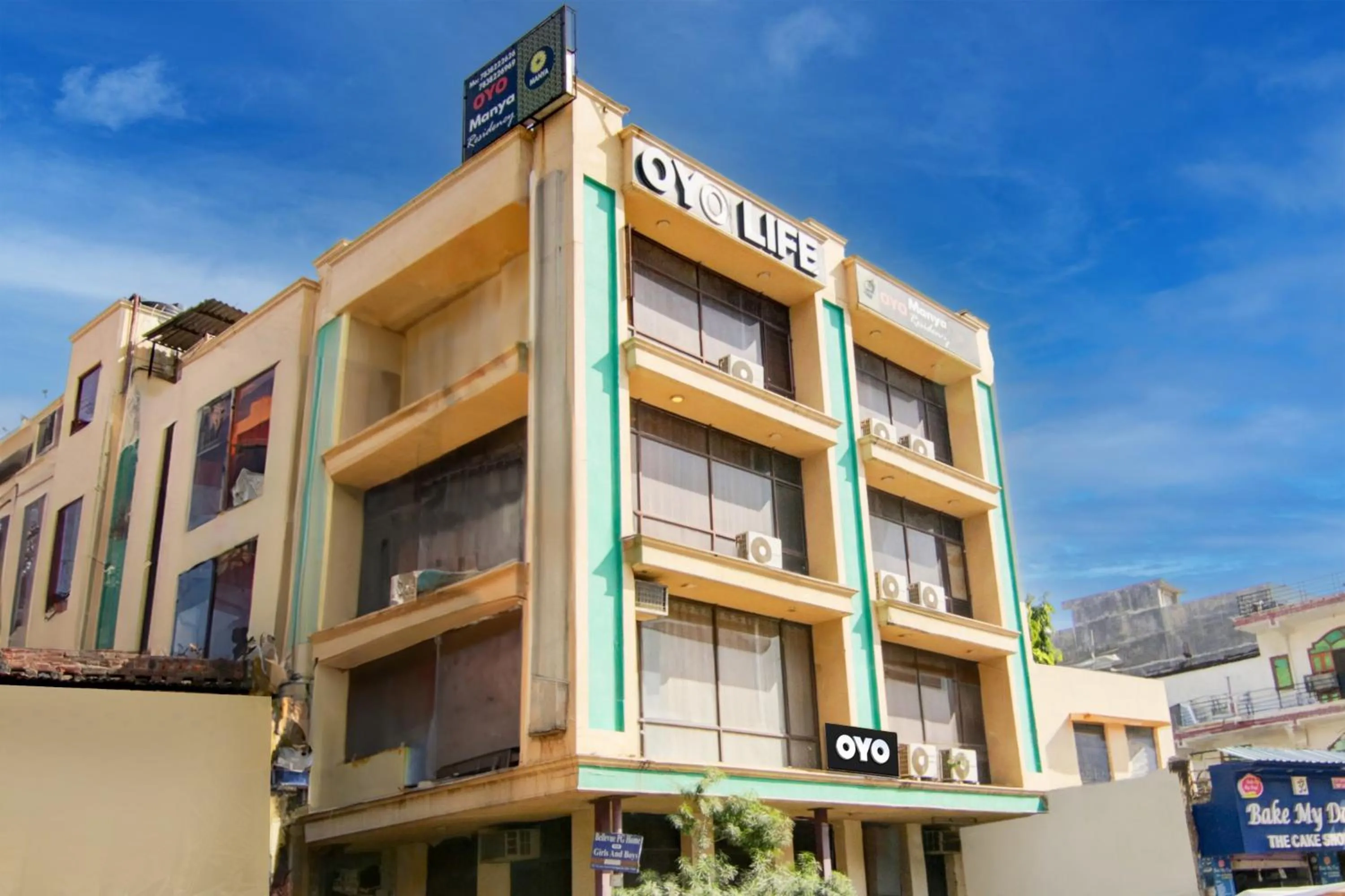 Facade/entrance in Hotel O Manya Stay