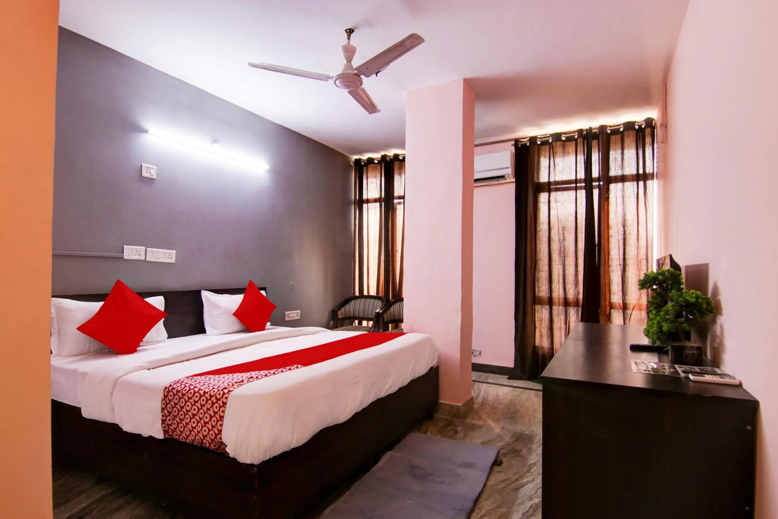 Bedroom in Hotel O Manya Stay