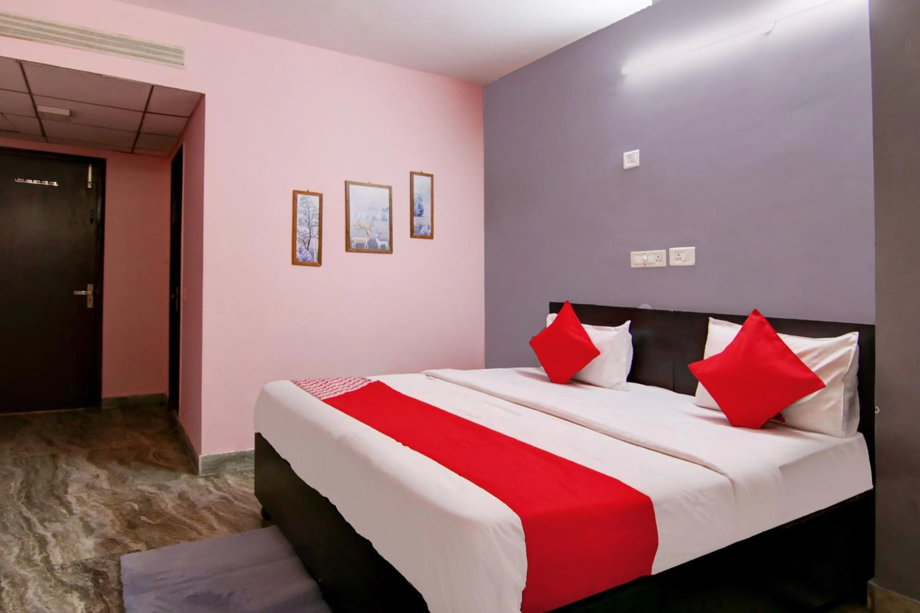 Bedroom in Hotel O Manya Stay