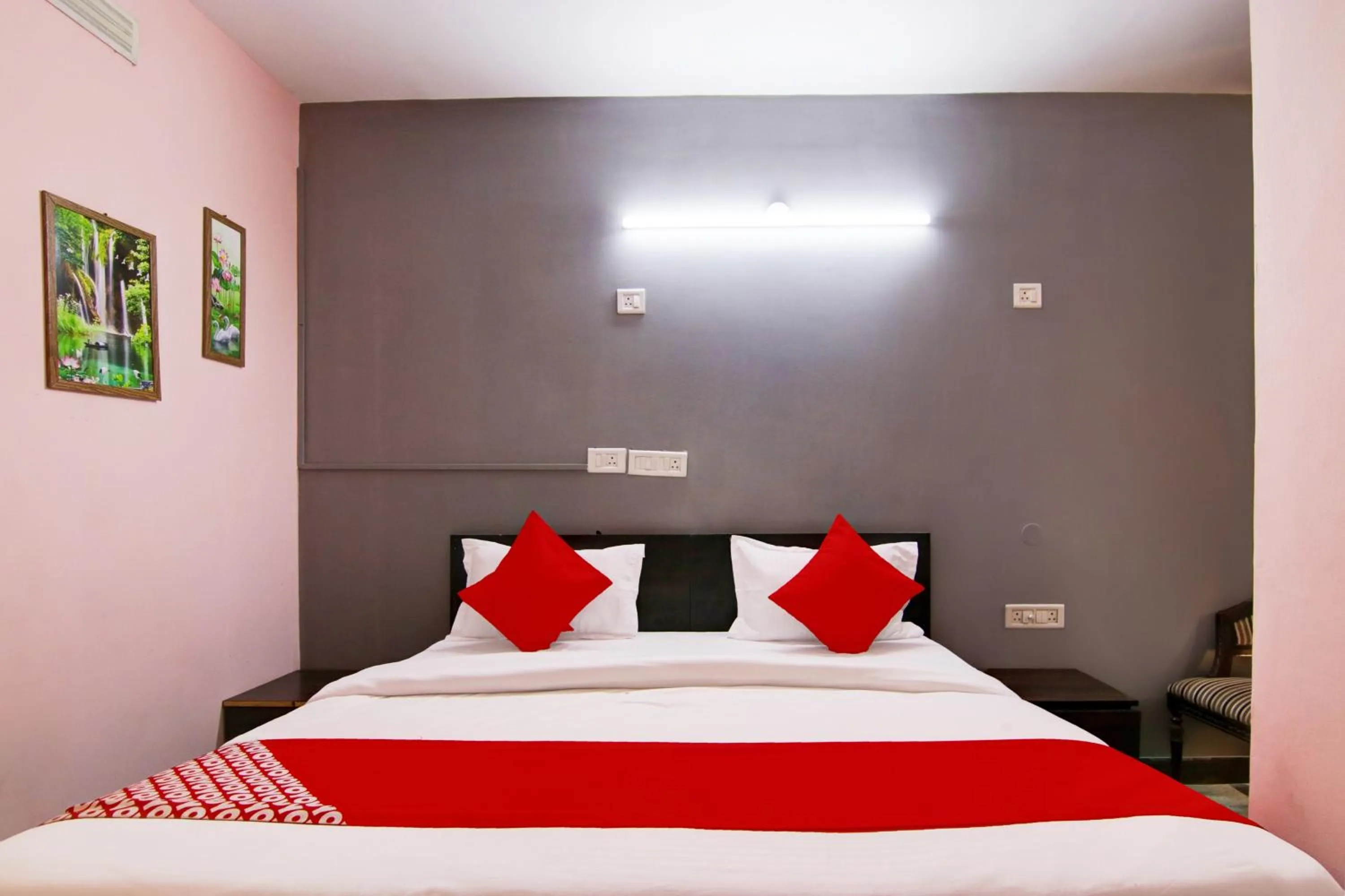 Lobby or reception, Bed in Hotel O Manya Stay