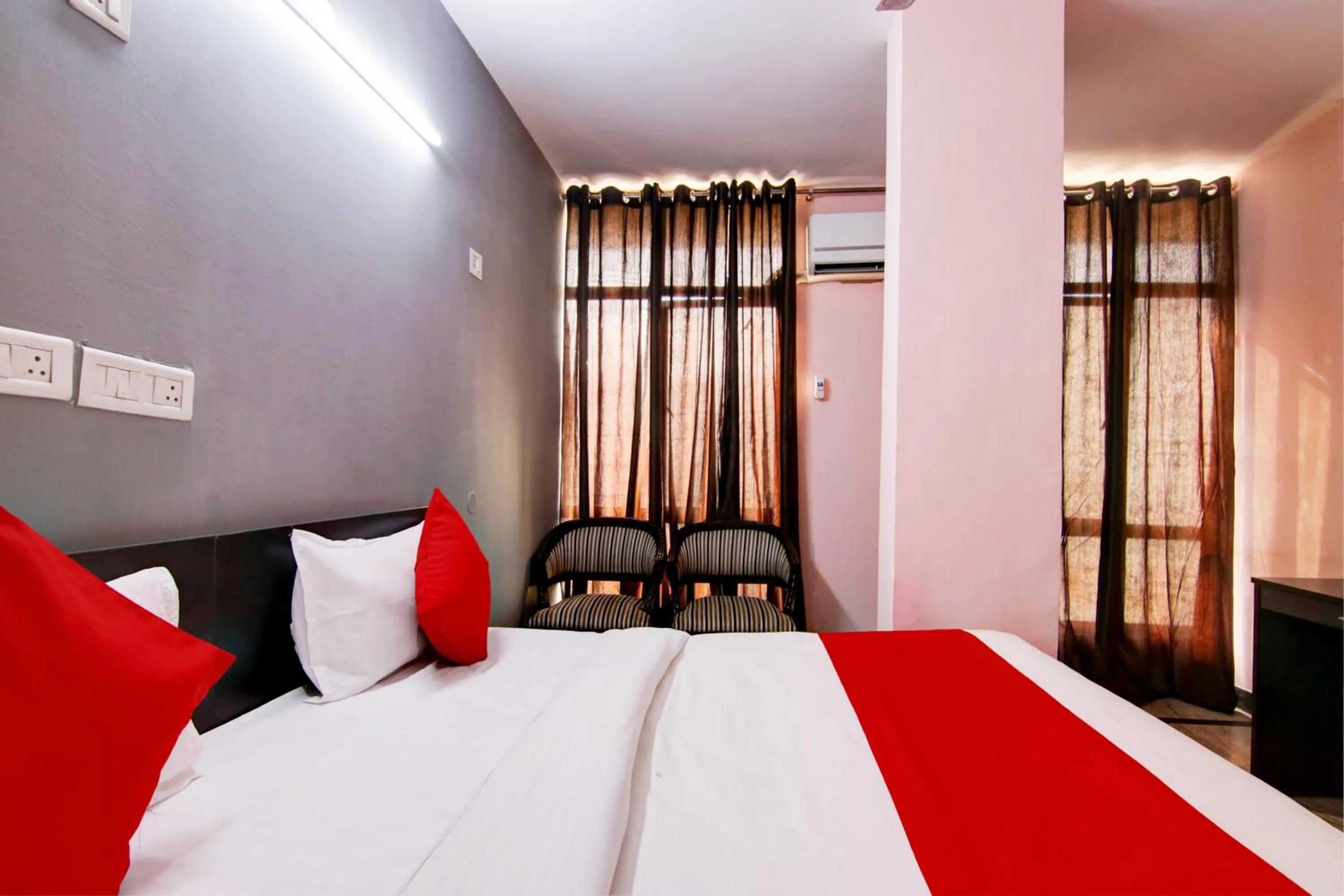 Bedroom, Bed in Hotel O Manya Stay