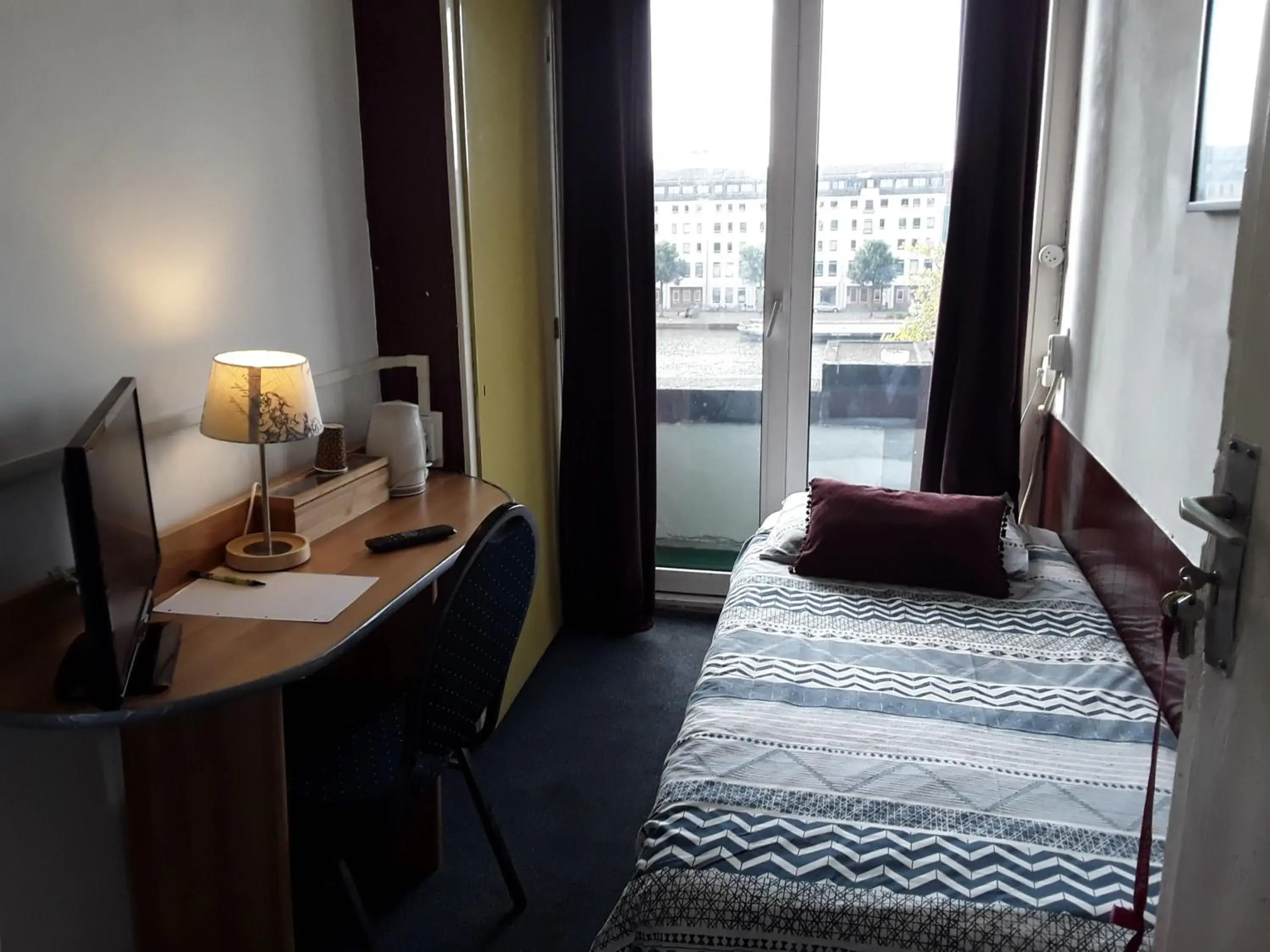 Single Room with Private External Bathroom in Hotel Baan Single Room with Private External Bathroom in Hotel Baan