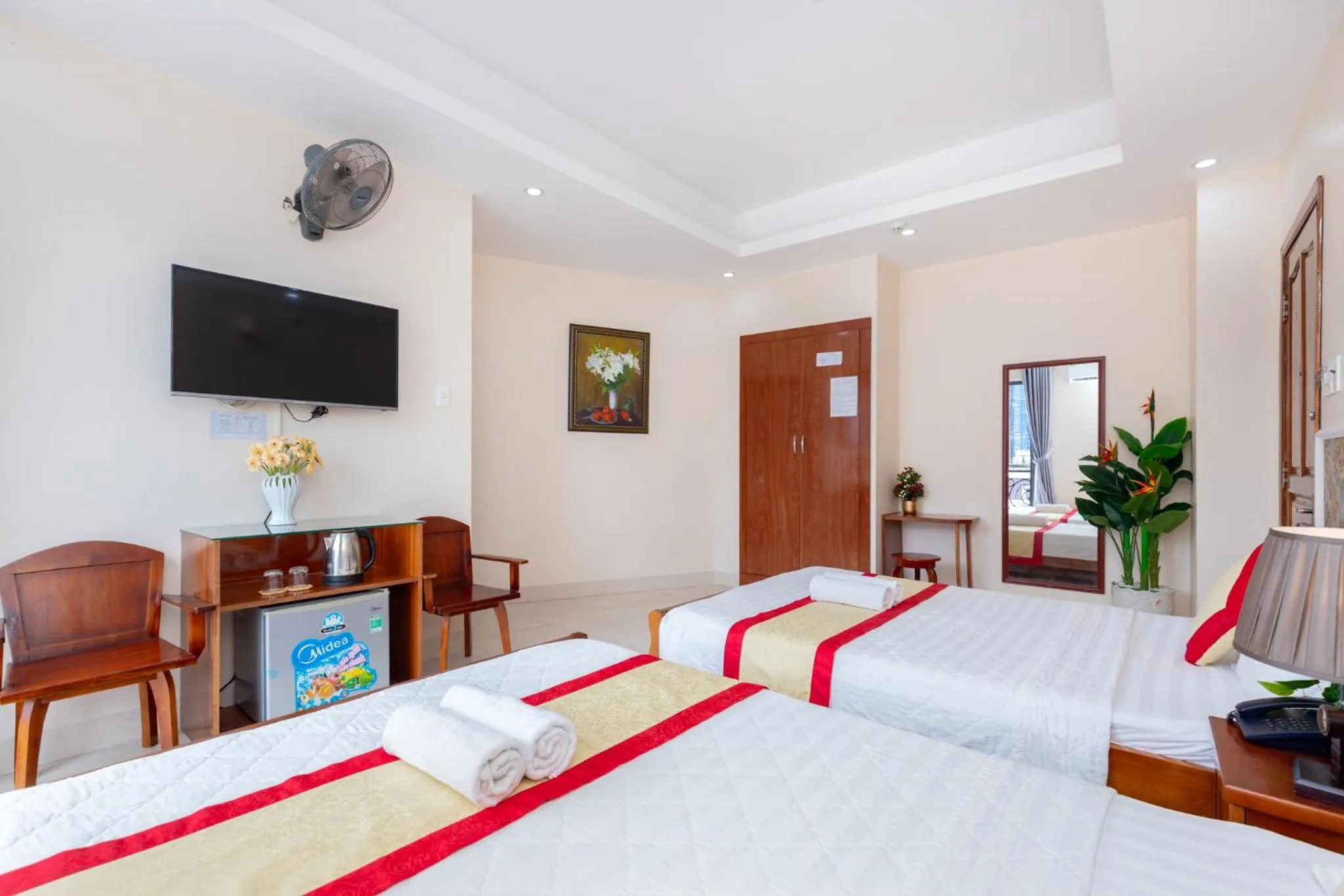 Communal lounge/ TV room, Bed in Biển Vàng Vũng Tàu Hotel