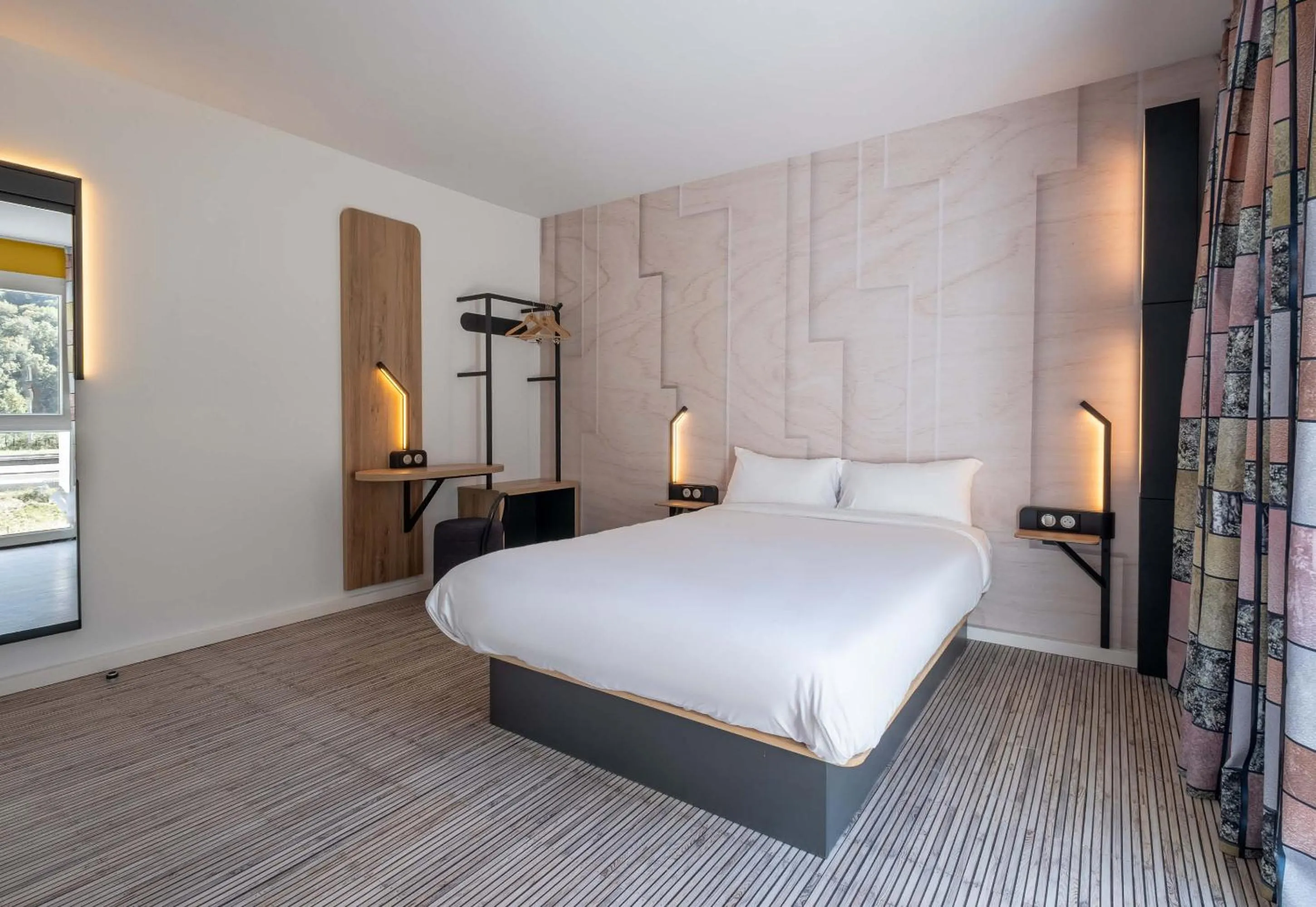 Bedroom, Bed in B&B HOTEL Cluses Sud