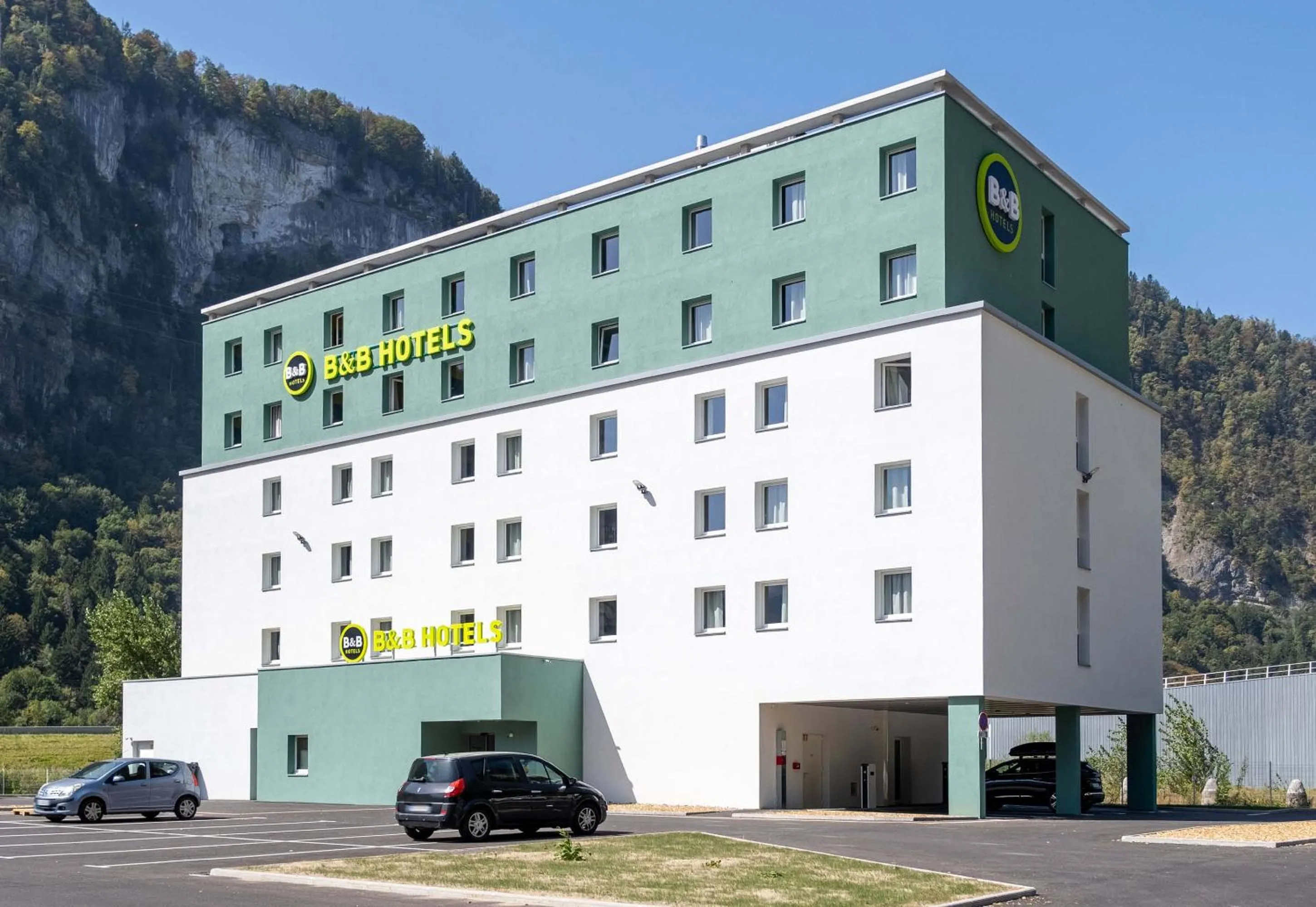 Property building in B&B HOTEL Cluses Sud