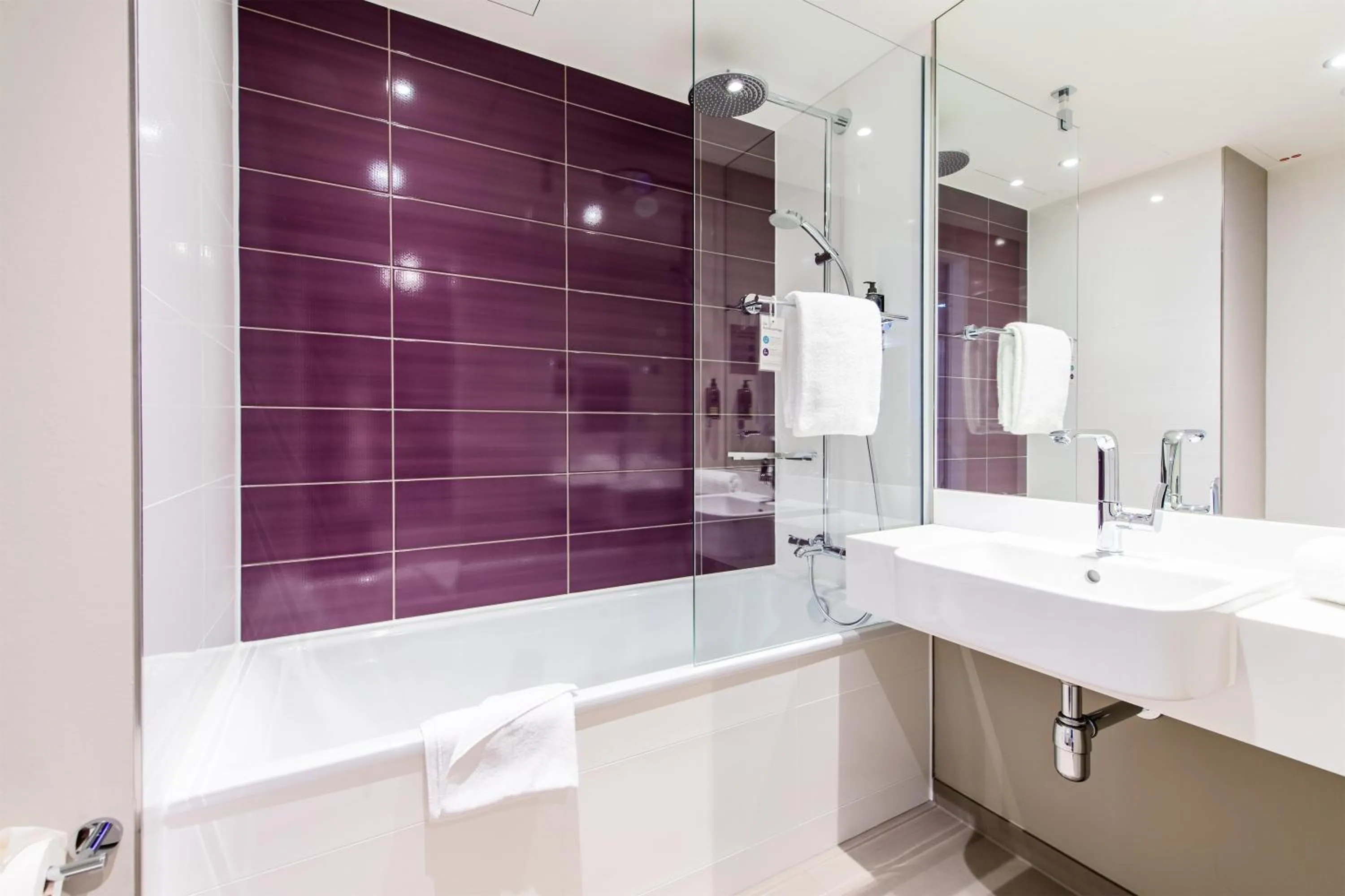 Bathroom in Premier Inn Essen City Centre