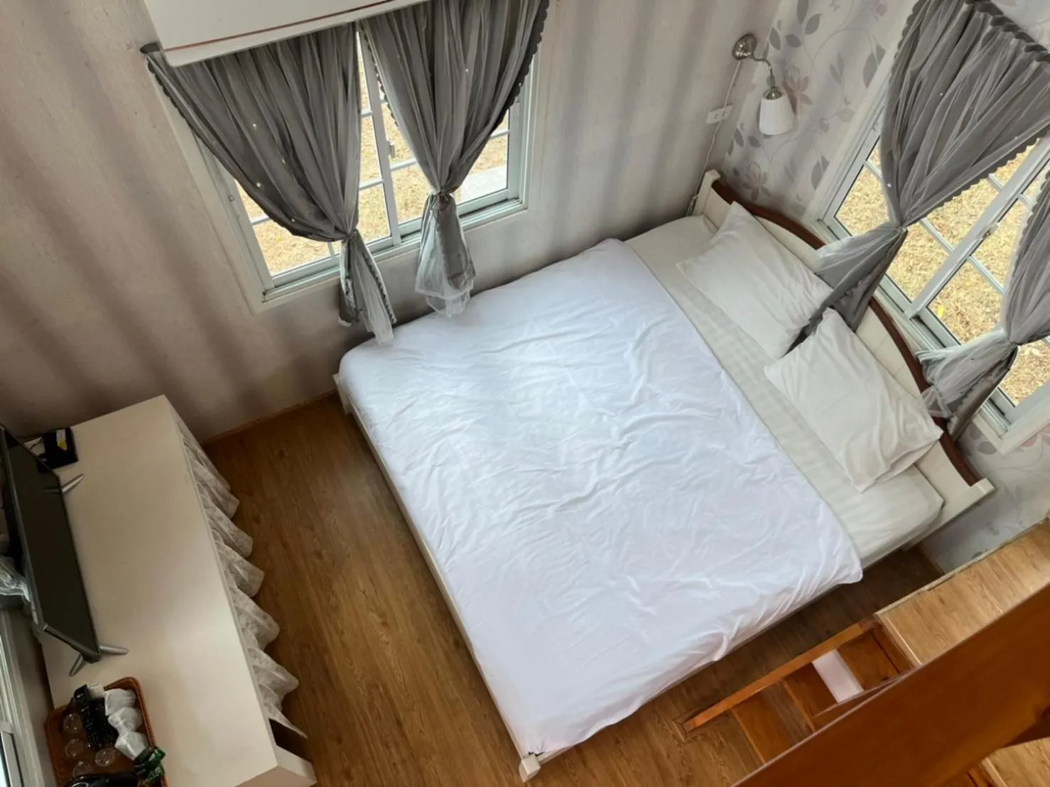 Bed in The Open Hills