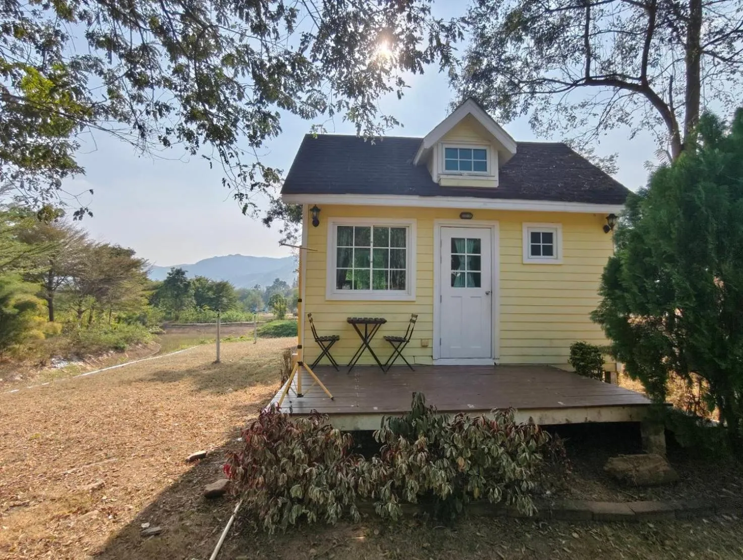 Photo of the whole room in The Open Hills