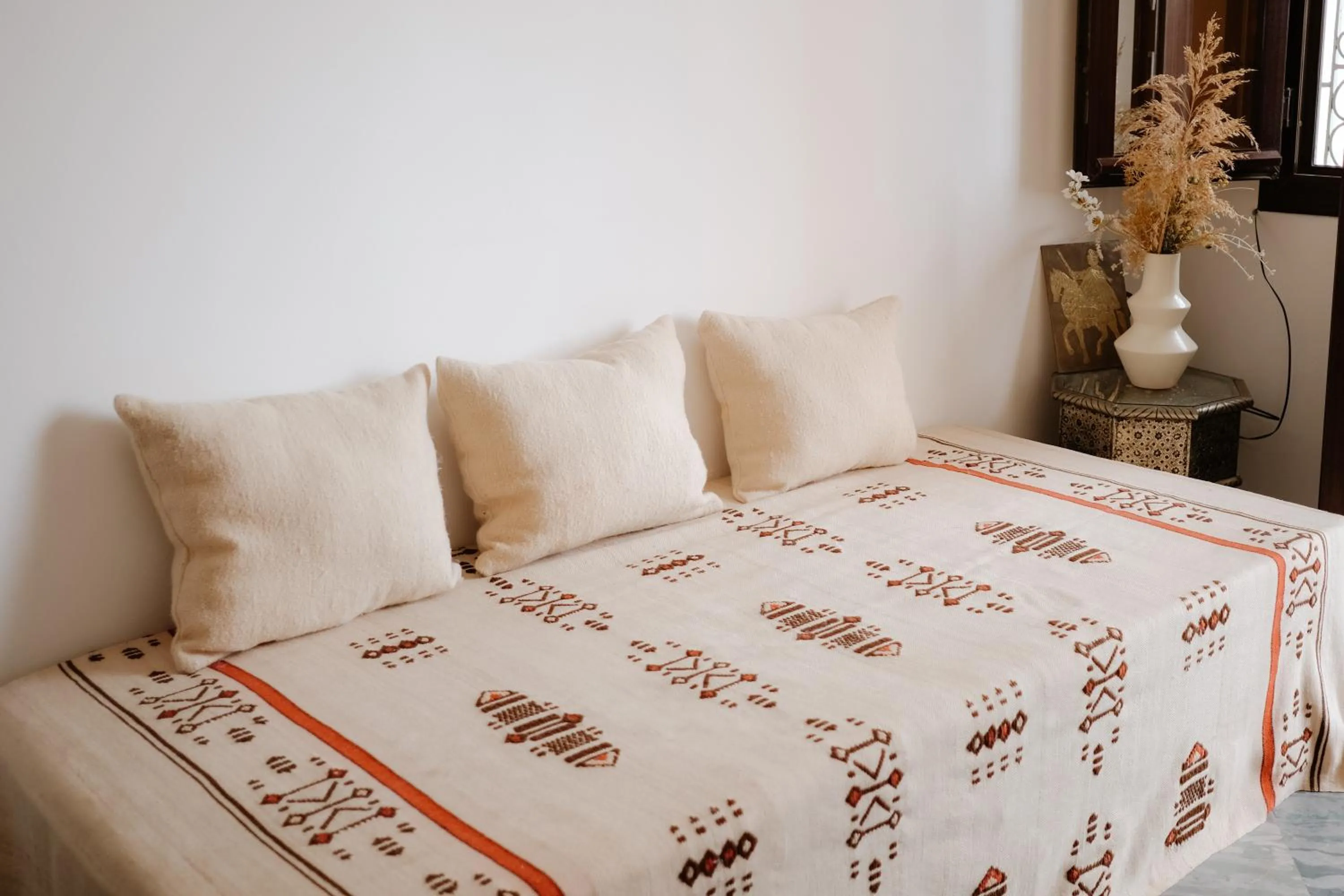 Living room, Bed in Riad Searenity