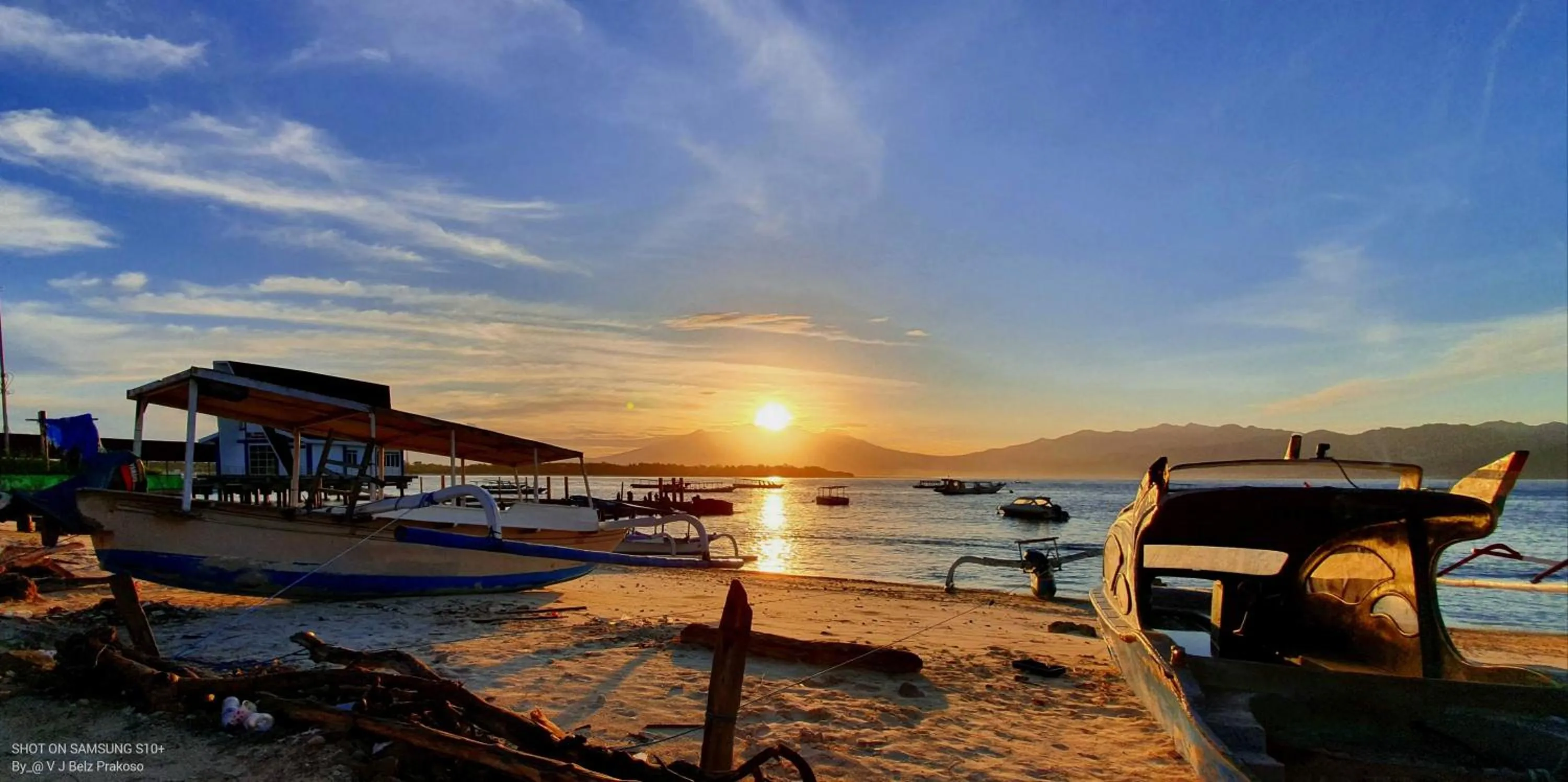 Beach in Creative Bungalow